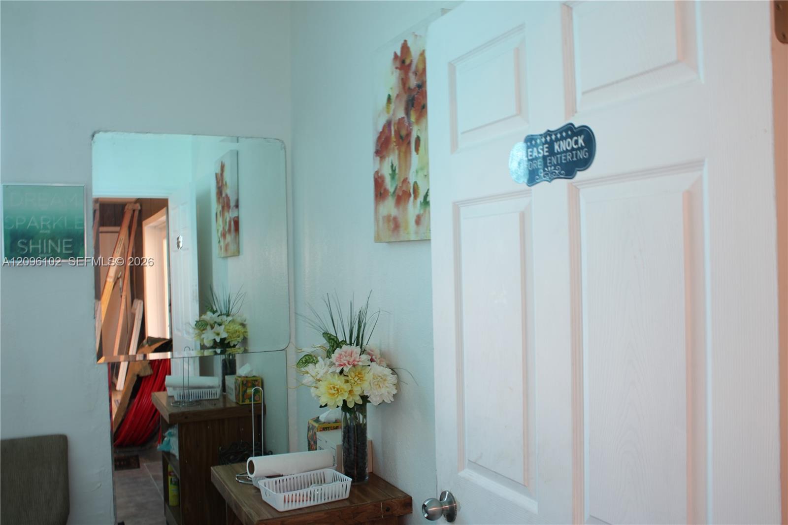 214 2 / 2  sq. ft. $ 2026-09-26 0 foto