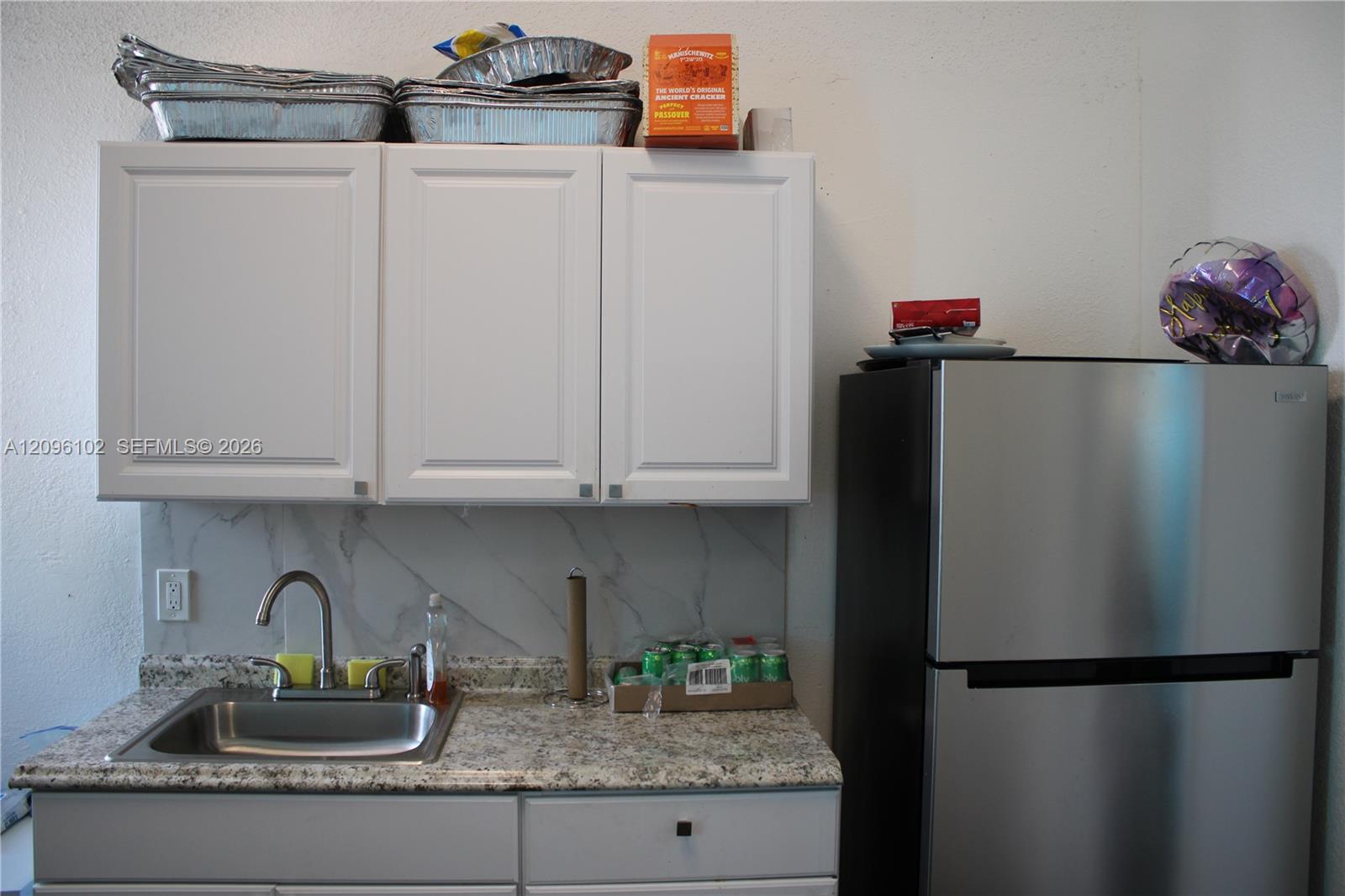214 2 / 2  sq. ft. $ 2026-09-26 0 foto