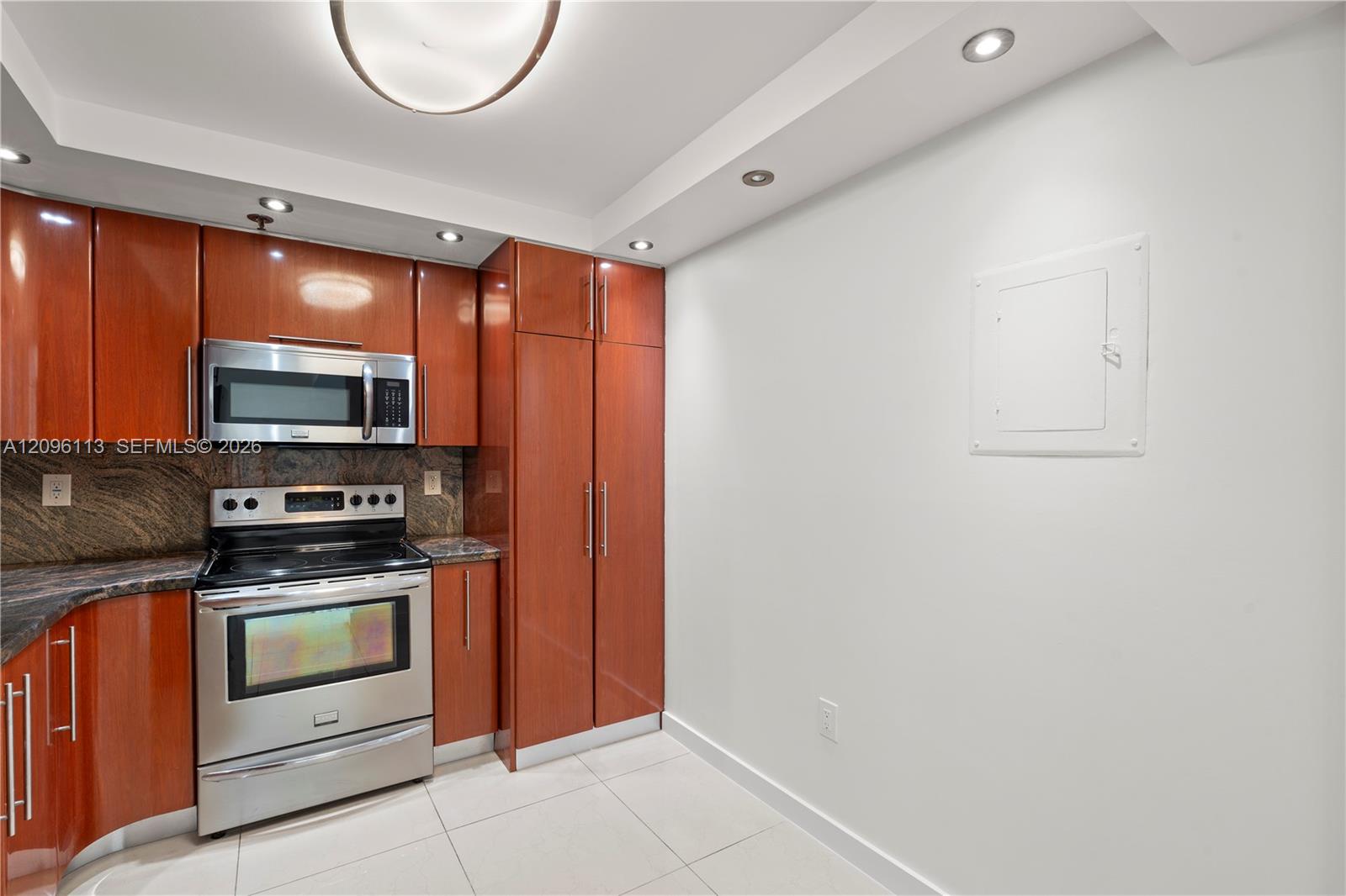 See details 1103 2 / 2 1232 sq. ft. $ 2026-09-26 0 Photo