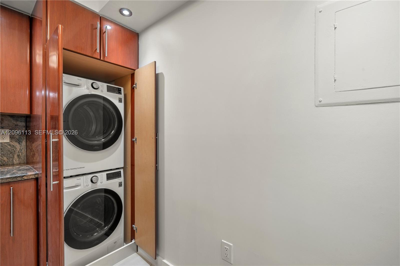 See details 1103 2 / 2 1232 sq. ft. $ 2026-09-26 0 Photo