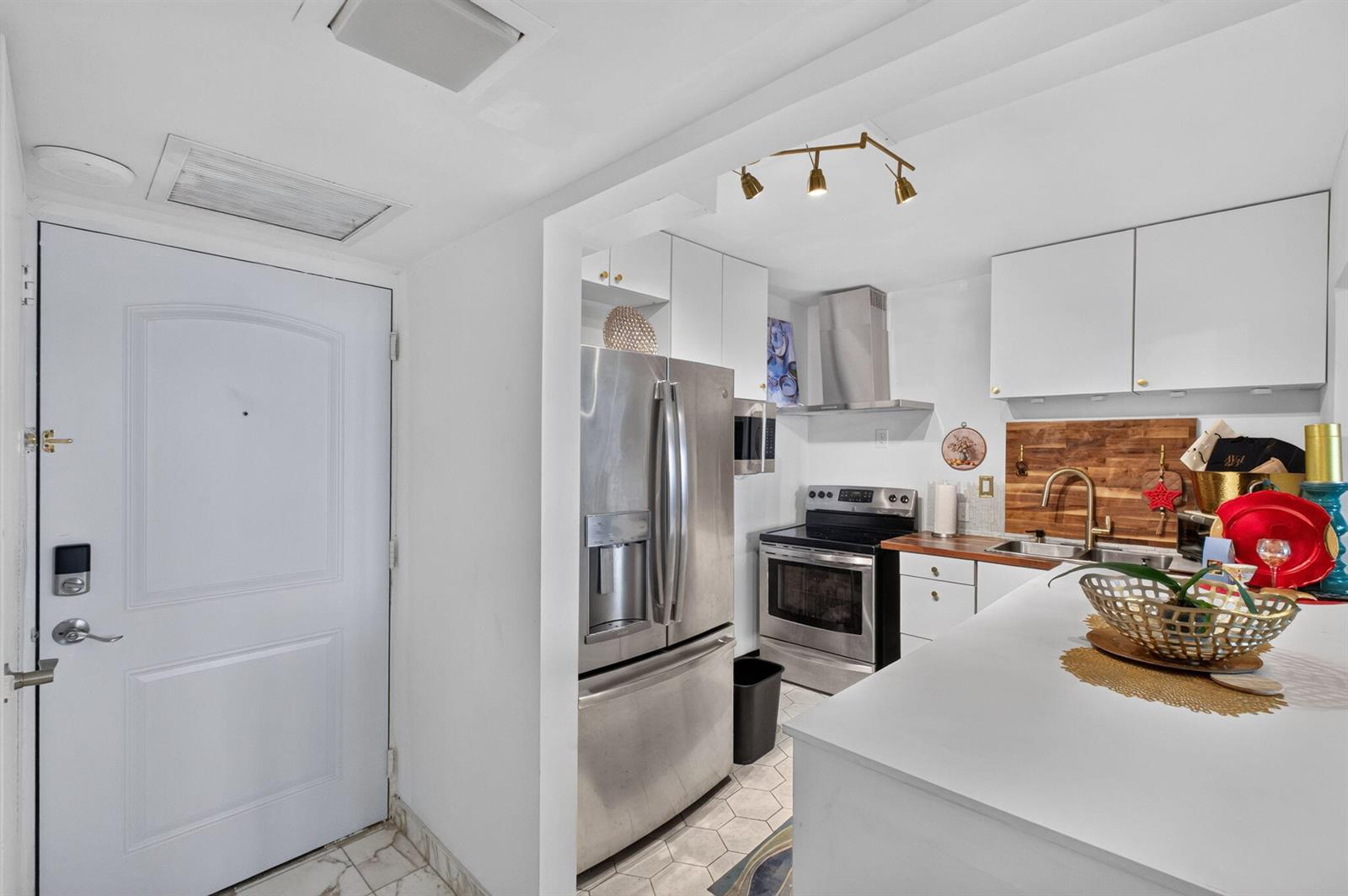 620 1 /  991 sq. ft. $ 2026-09-27 0 foto