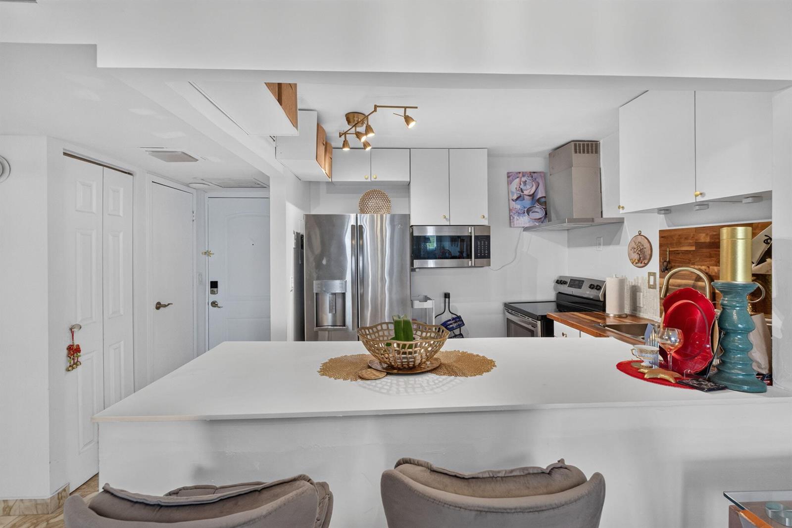 620 1 /  991 sq. ft. $ 2026-09-27 0 foto