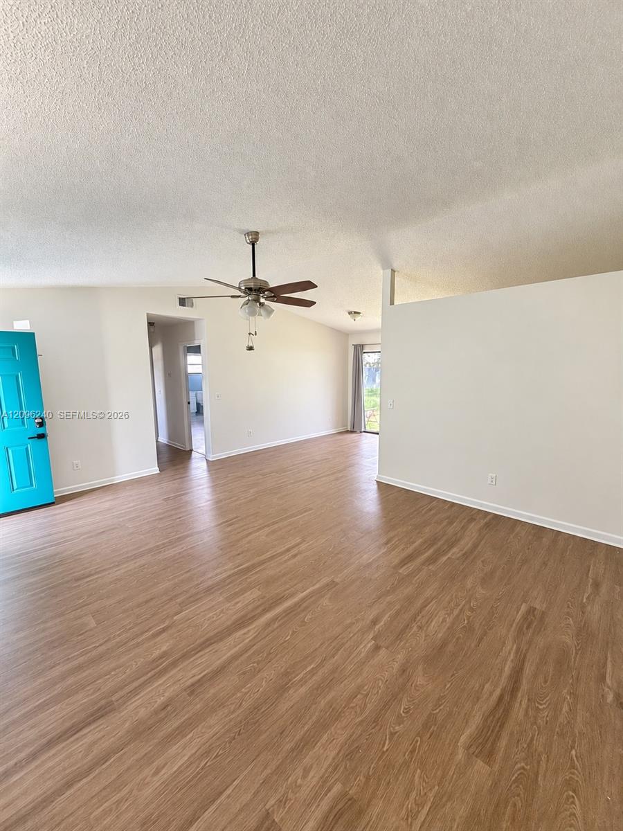 4133 2 / 2 912 sq. ft. $ 2026-09-27 0 foto
