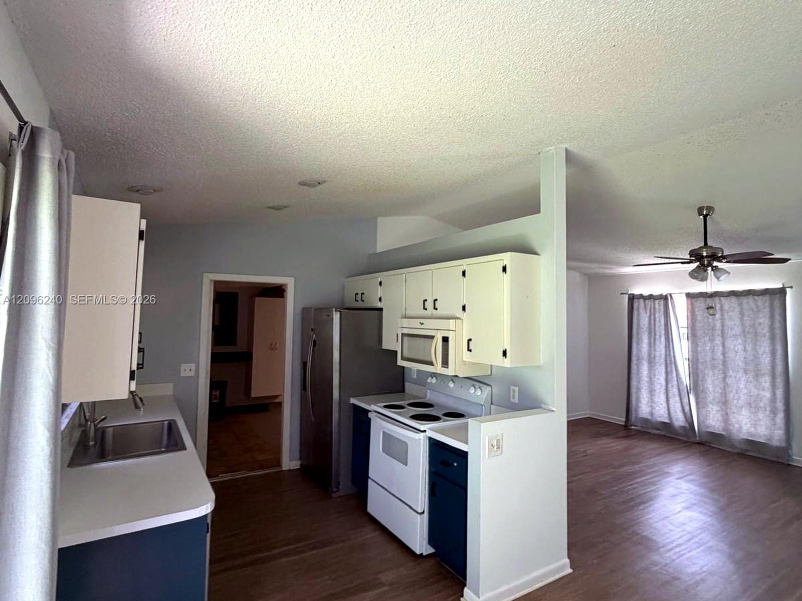 4133 2 / 2 912 sq. ft. $ 2026-09-27 0 foto