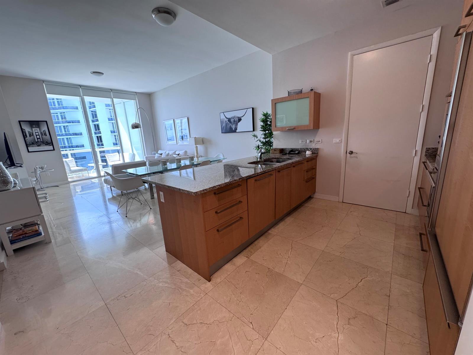 See details 4002 3 / 1979 sq. ft. $ 2026-09-28 0 Photo