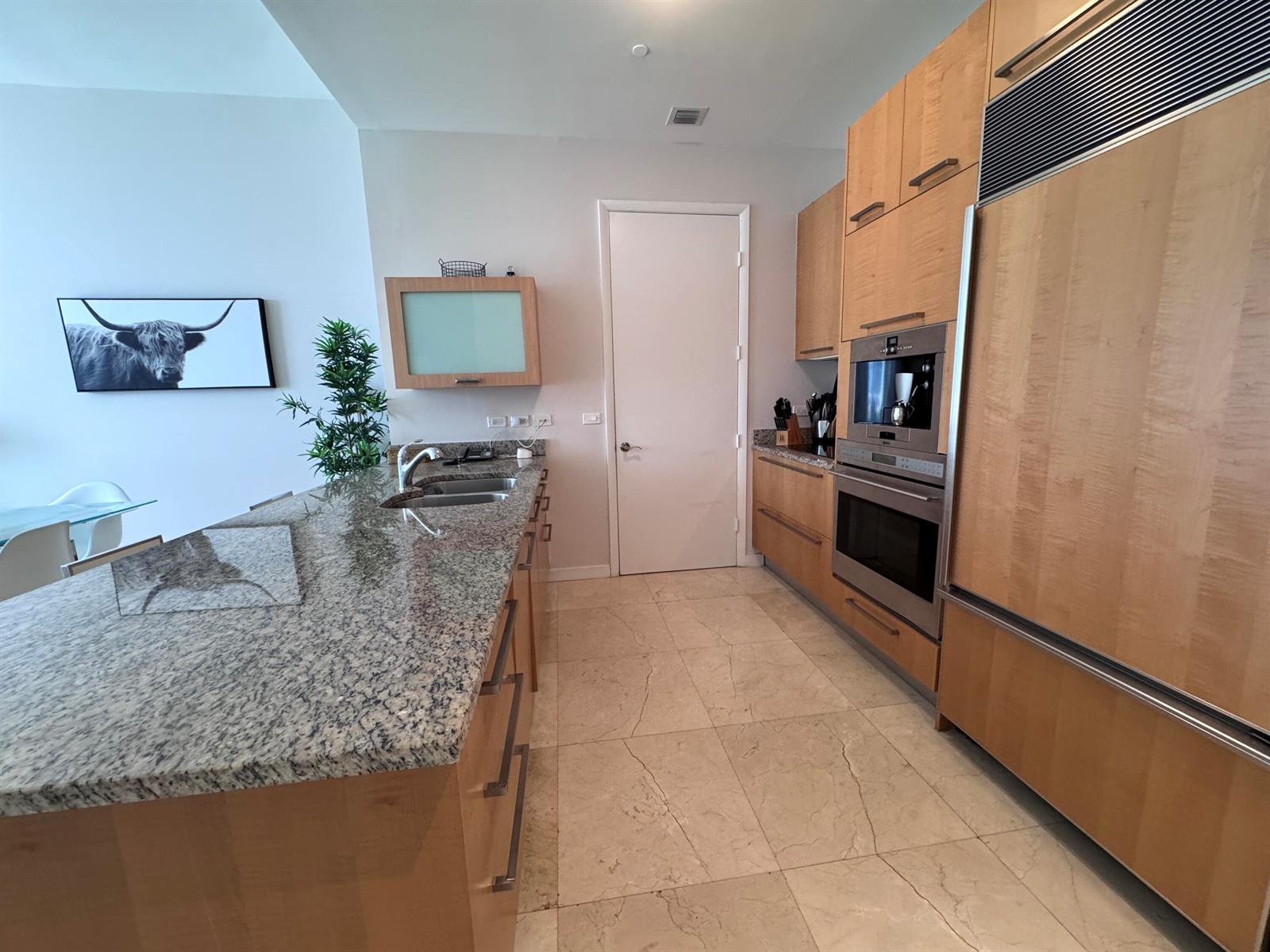 See details 4002 3 / 1979 sq. ft. $ 2026-09-28 0 Photo