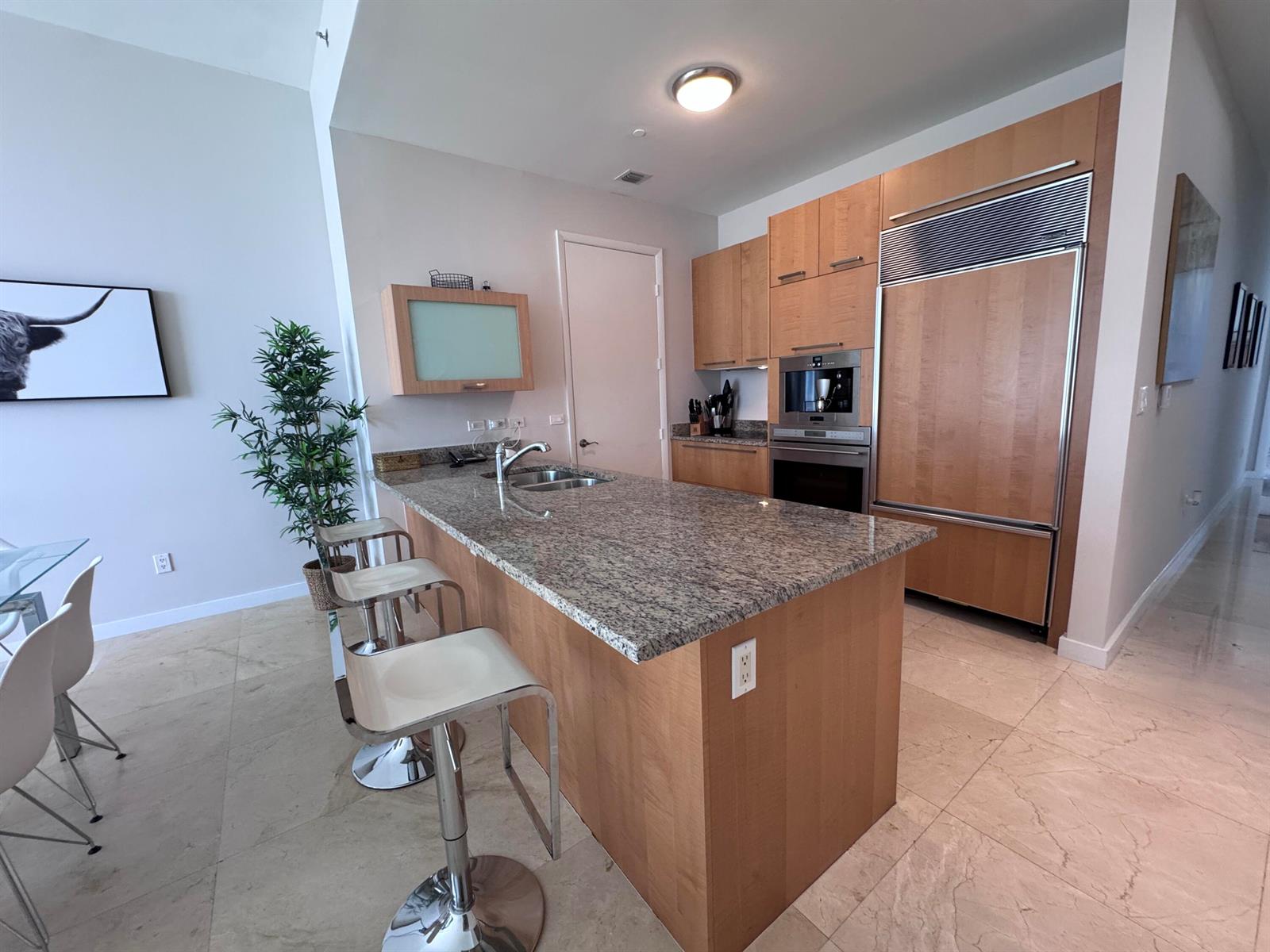 See details 4002 3 / 1979 sq. ft. $ 2026-09-28 0 Photo