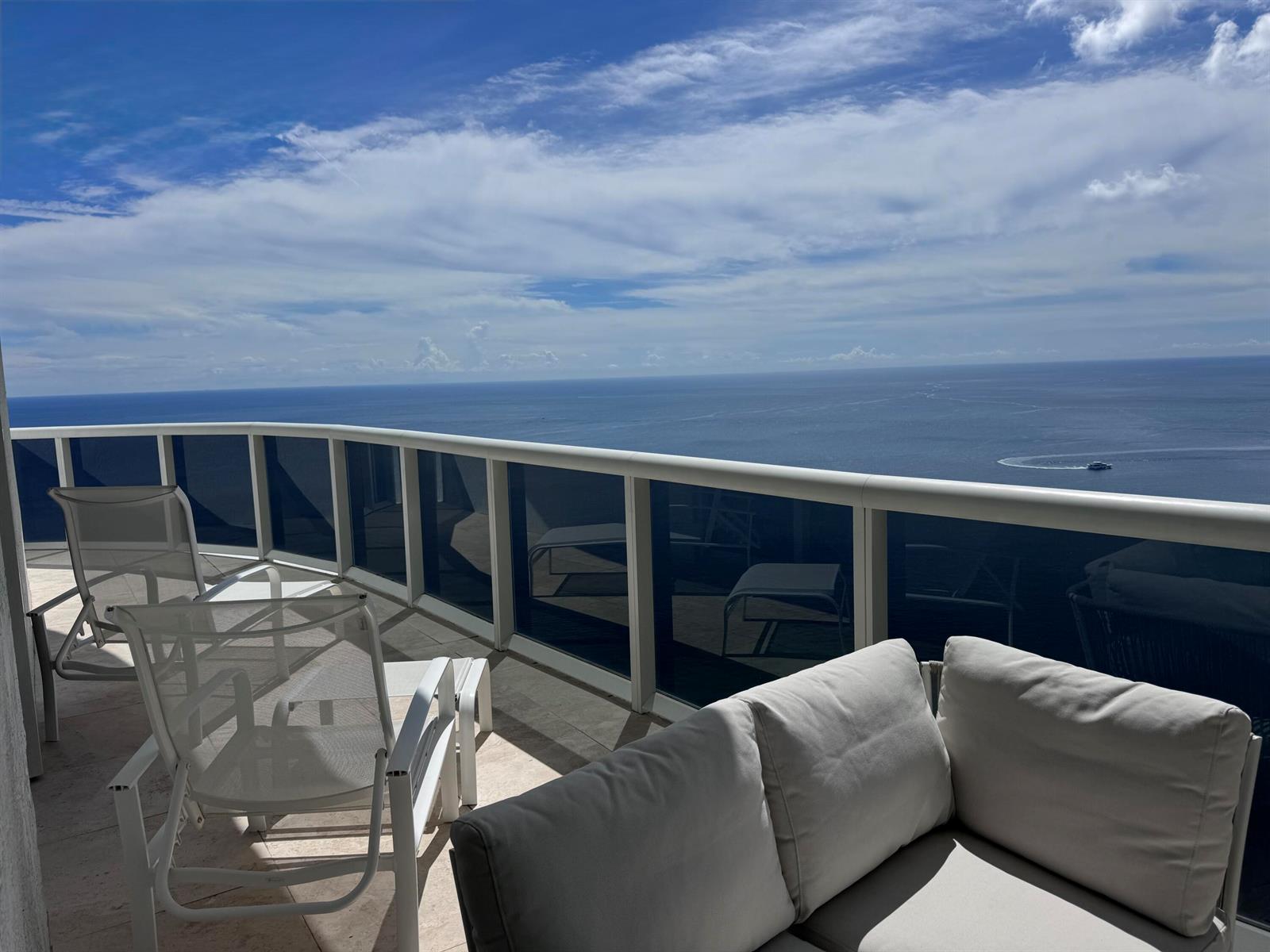 See details 4002 3 / 1979 sq. ft. $ 2026-09-28 0 Photo