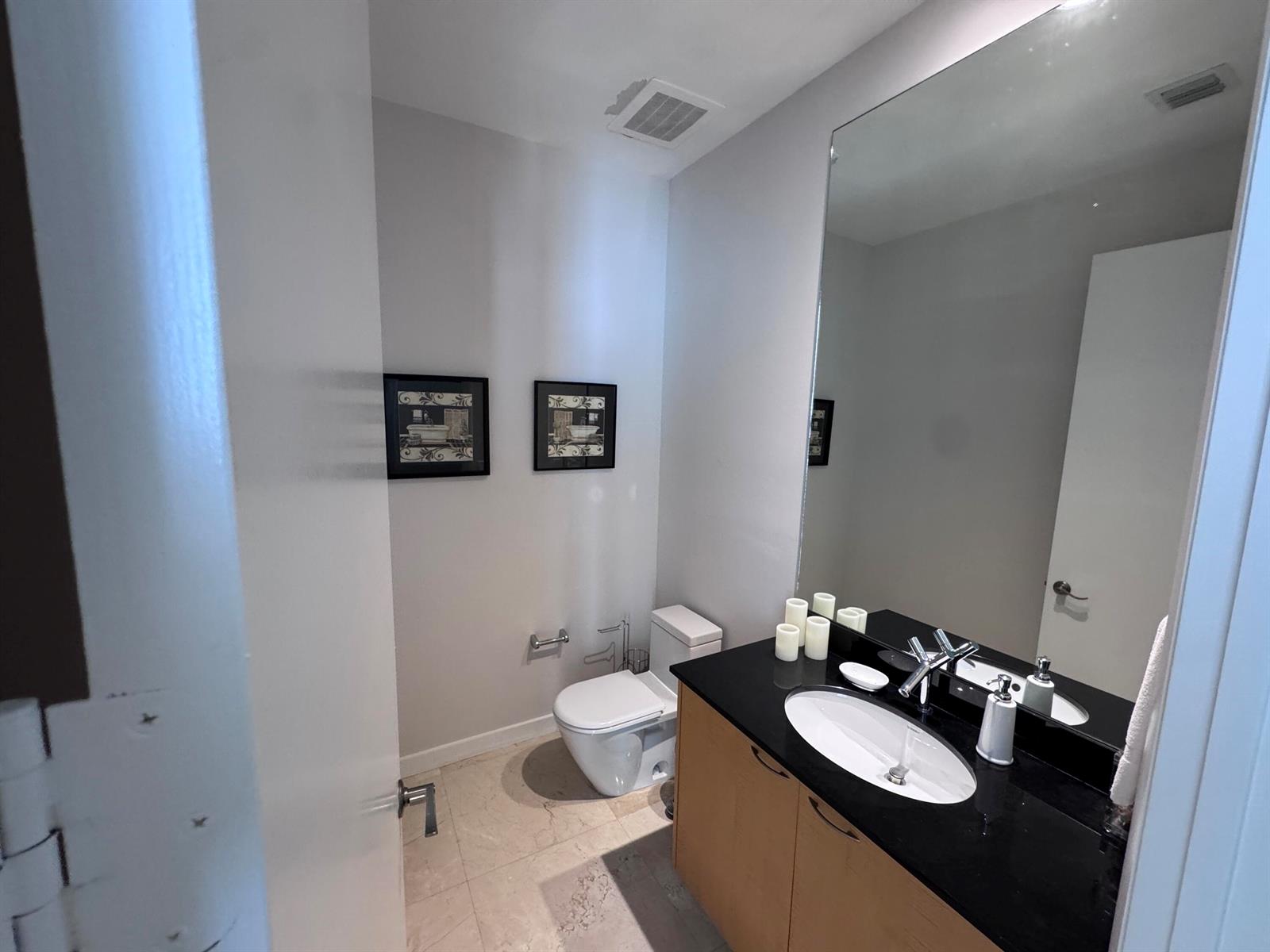 See details 4002 3 / 1979 sq. ft. $ 2026-09-28 0 Photo