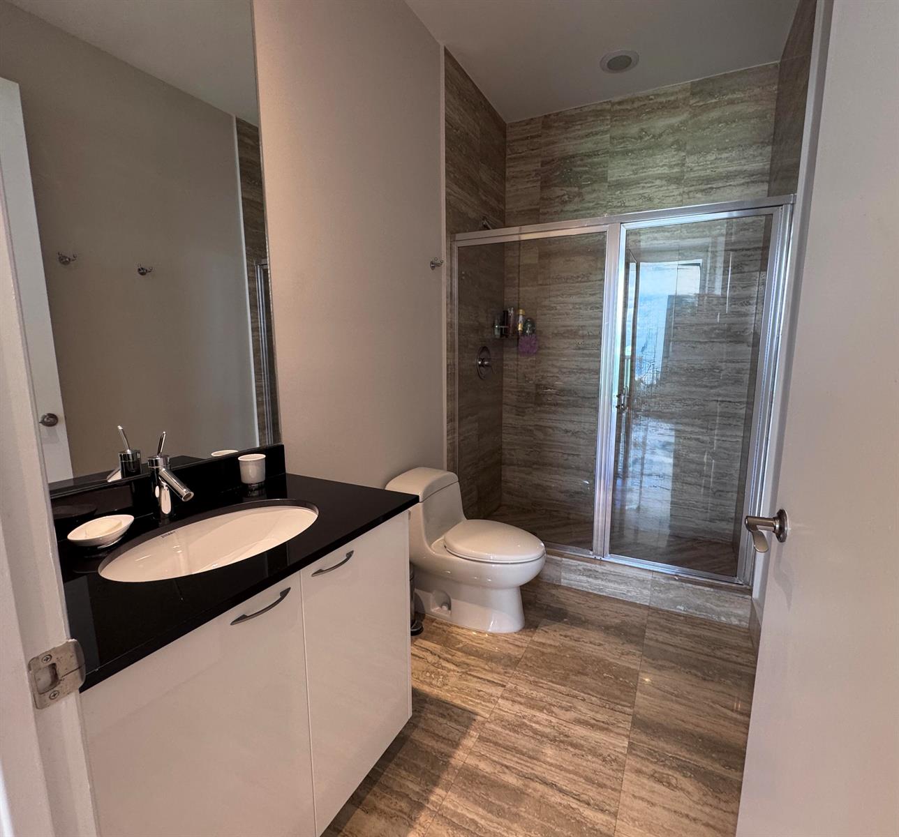 See details 4002 3 / 1979 sq. ft. $ 2026-09-28 0 Photo