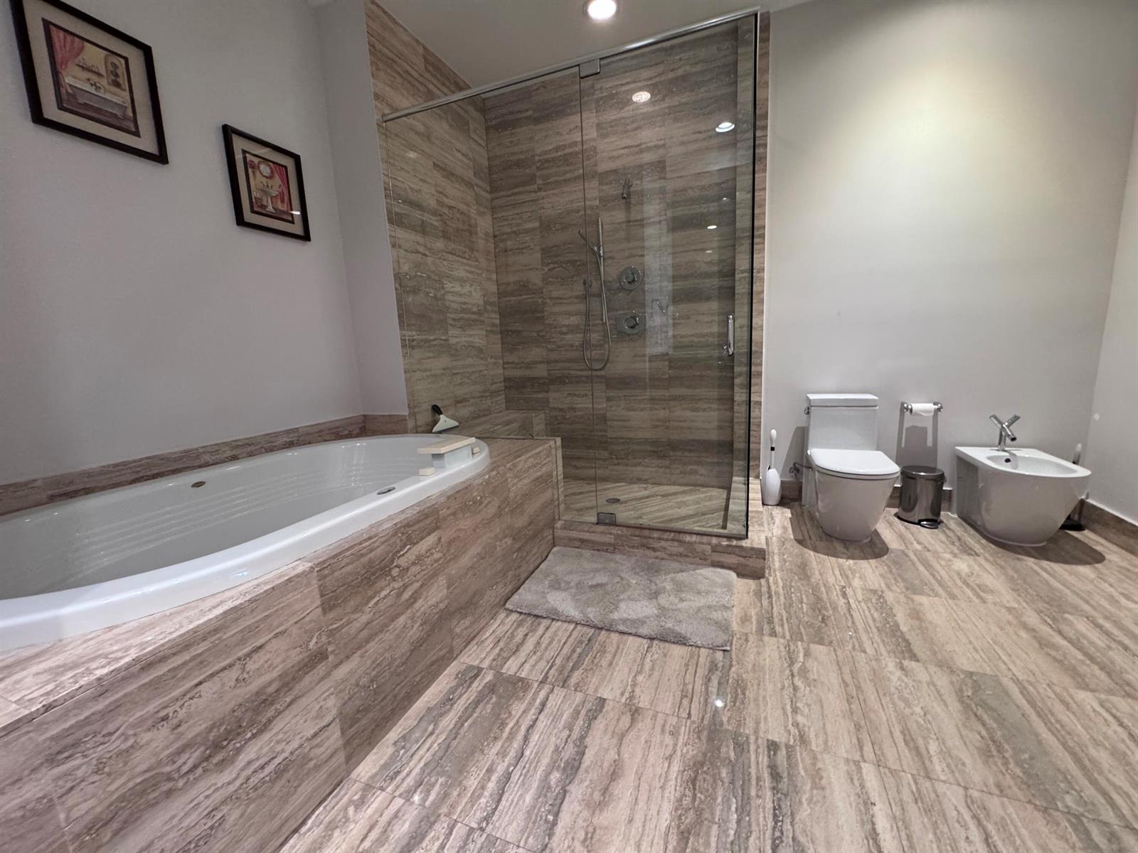 See details 4002 3 / 1979 sq. ft. $ 2026-09-28 0 Photo