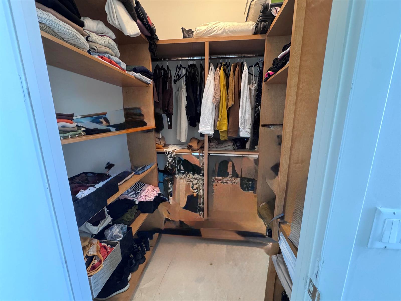 See details 4002 3 / 1979 sq. ft. $ 2026-09-28 0 Photo