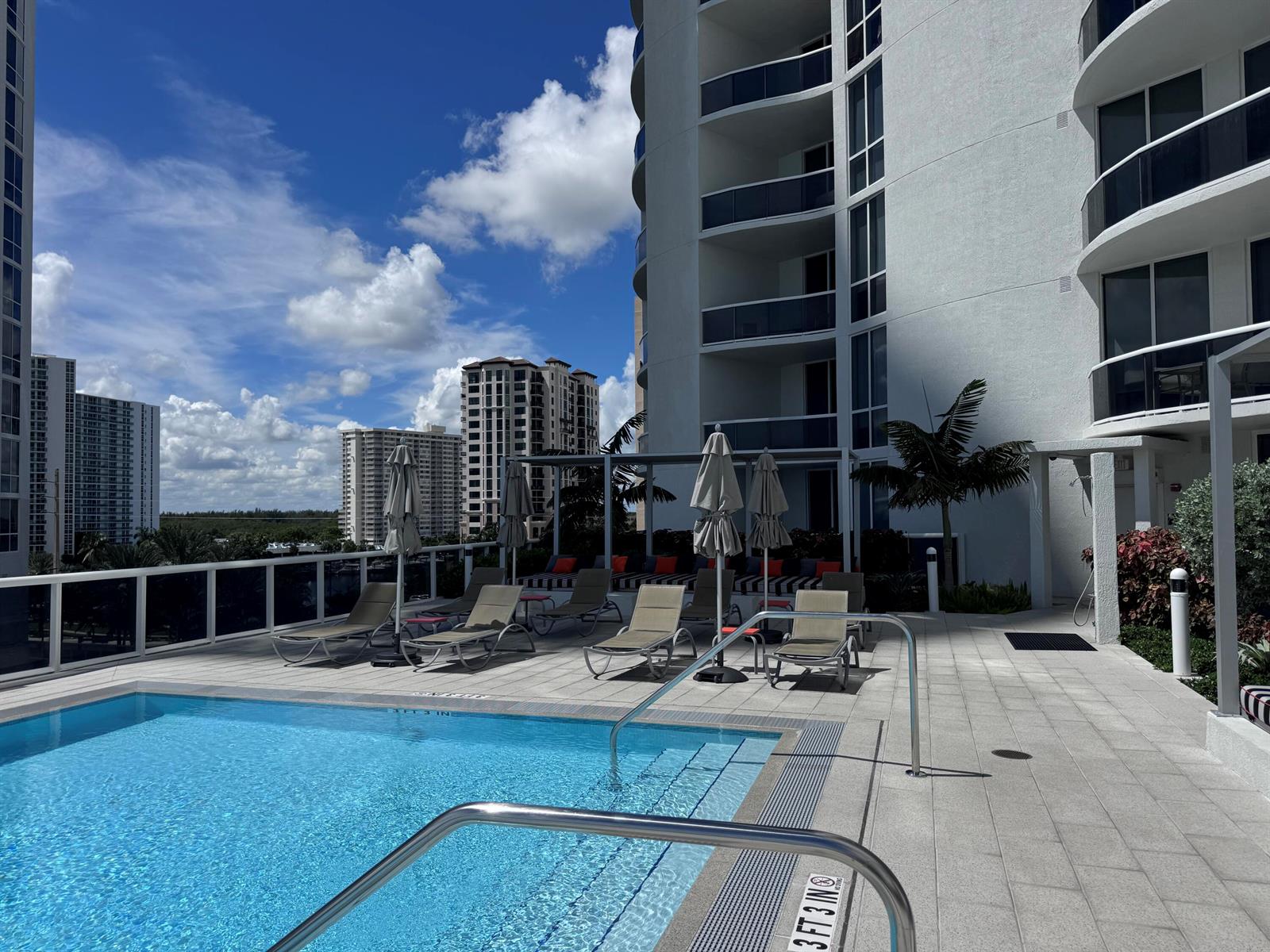 See details 4002 3 / 1979 sq. ft. $ 2026-09-28 0 Photo