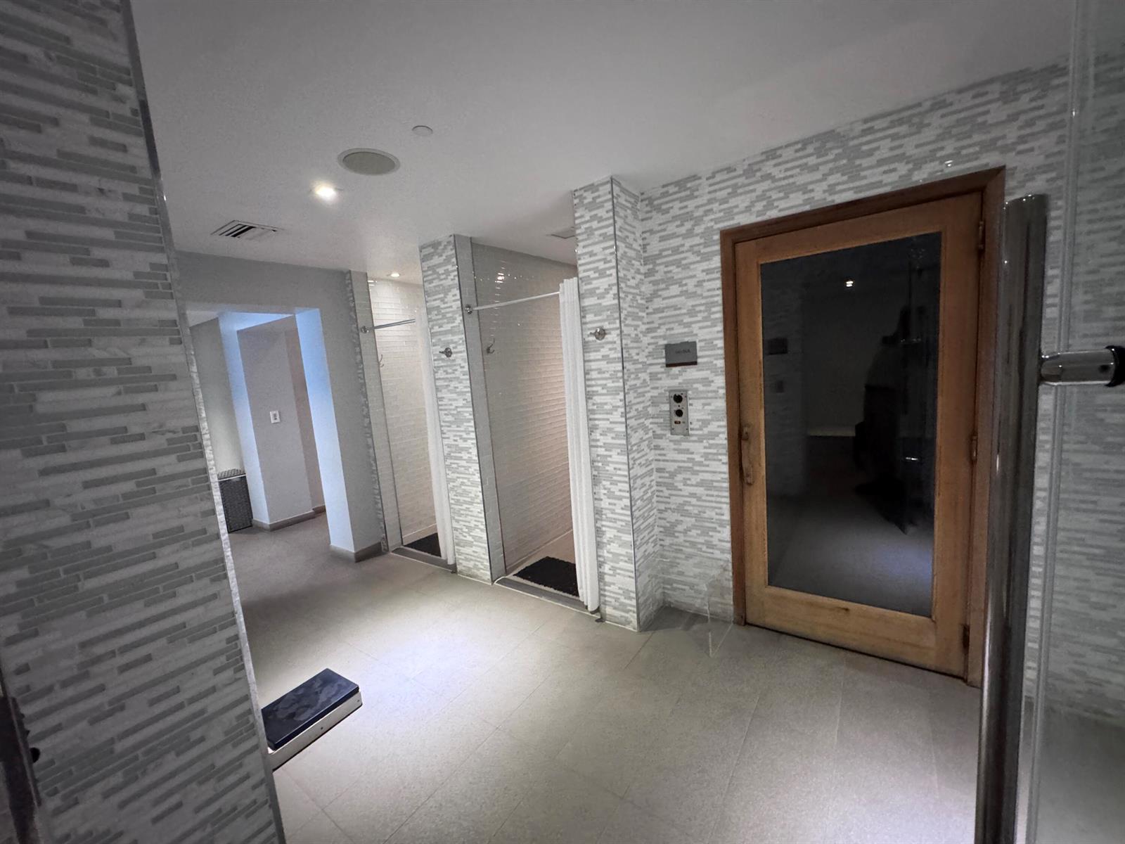See details 4002 3 / 1979 sq. ft. $ 2026-09-28 0 Photo