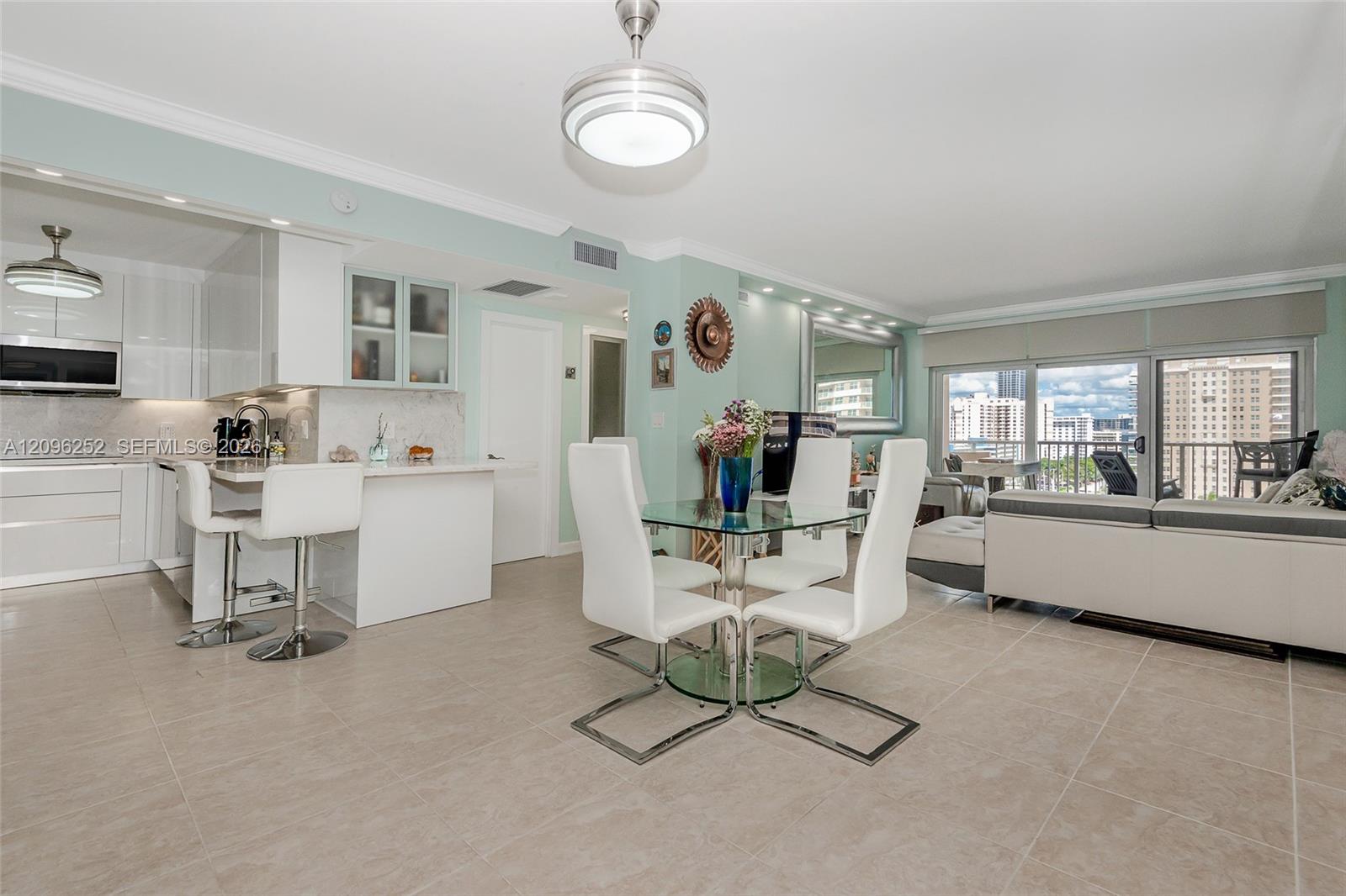 See details 11K 1 / 2 870 sq. ft. $ 2026-09-27 0 Photo