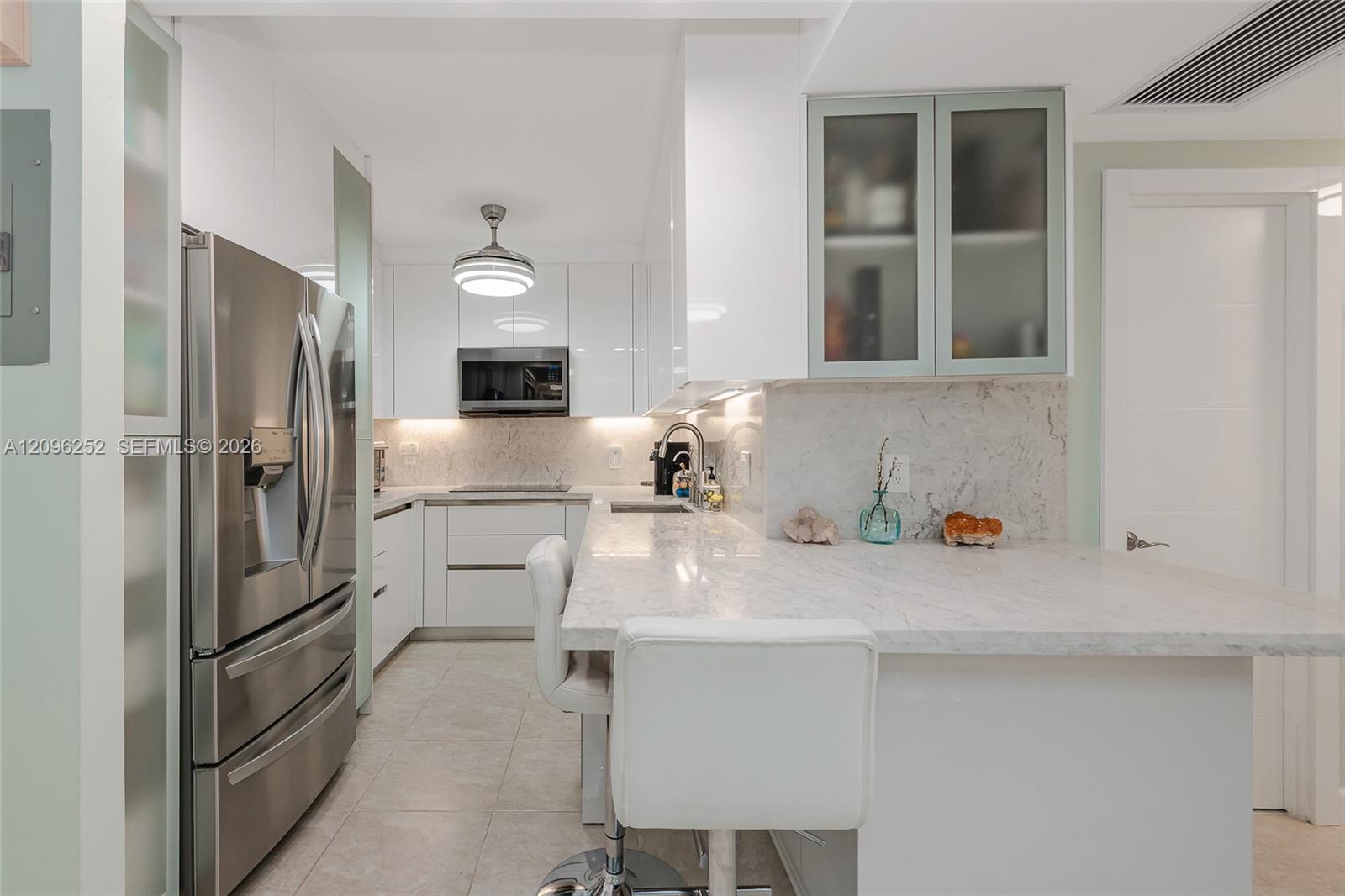 See details 11K 1 / 2 870 sq. ft. $ 2026-09-27 0 Photo
