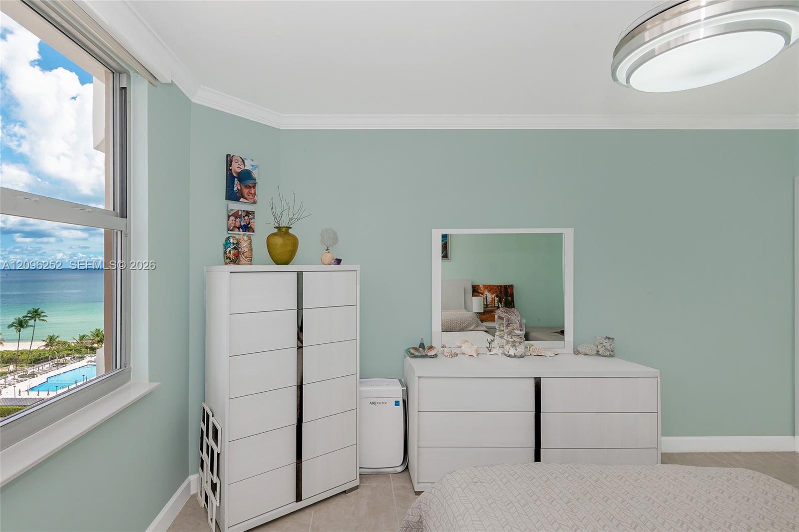See details 11K 1 / 2 870 sq. ft. $ 2026-09-27 0 Photo