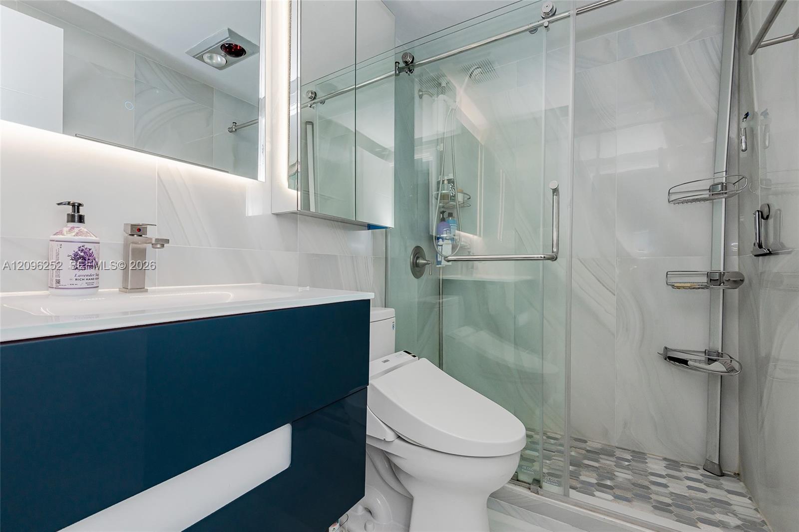 See details 11K 1 / 2 870 sq. ft. $ 2026-09-27 0 Photo