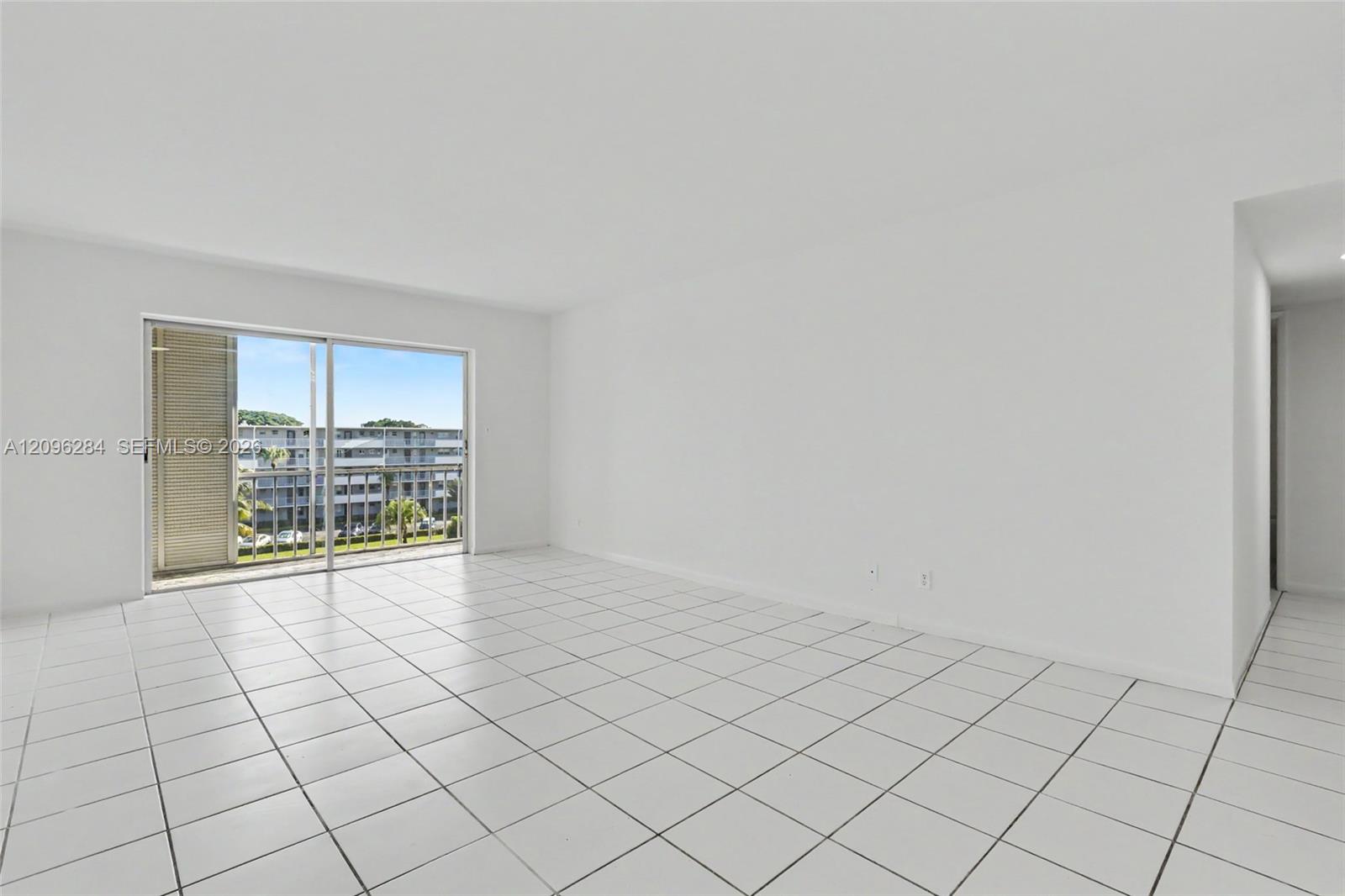 See details 502 2 / 2 992 sq. ft. $ 2026-09-27 0 Photo