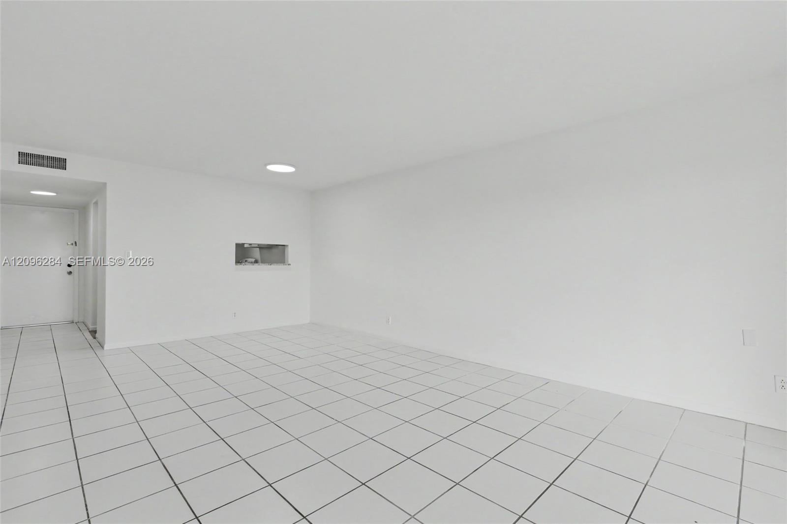 See details 502 2 / 2 992 sq. ft. $ 2026-09-27 0 Photo