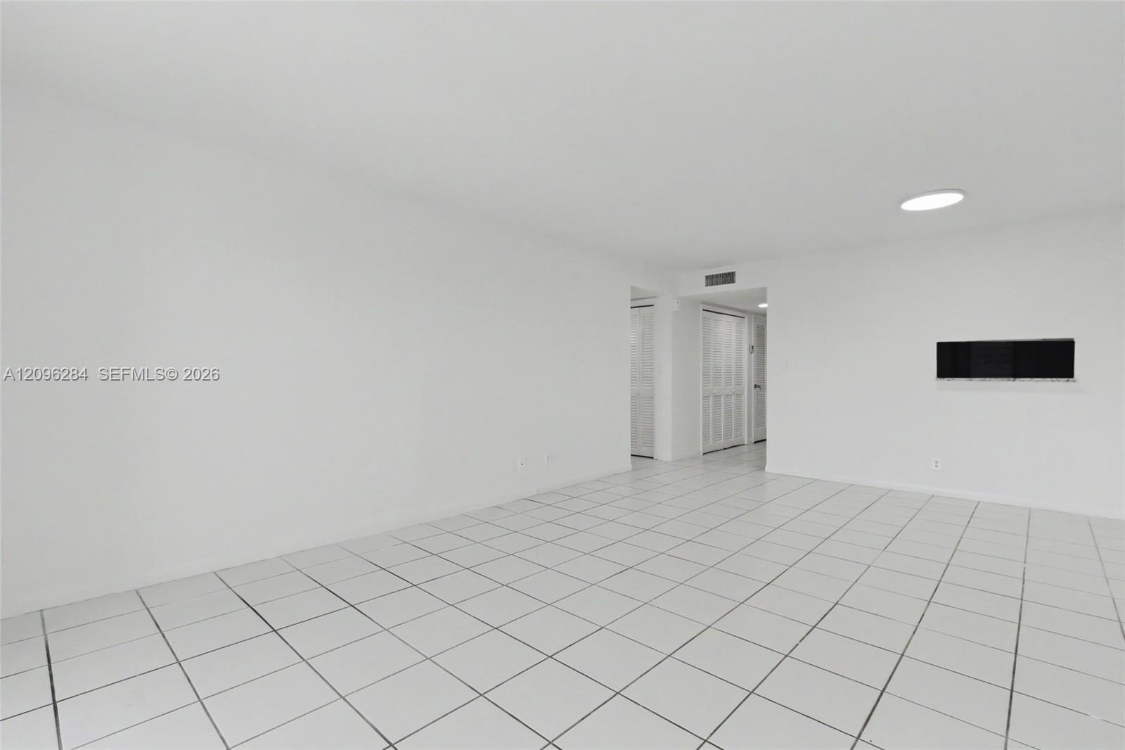 See details 502 2 / 2 992 sq. ft. $ 2026-09-27 0 Photo