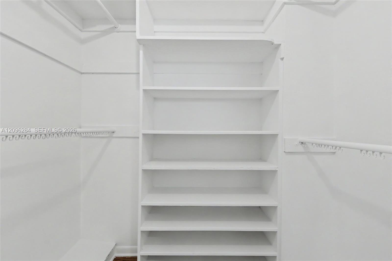 See details 502 2 / 2 992 sq. ft. $ 2026-09-27 0 Photo