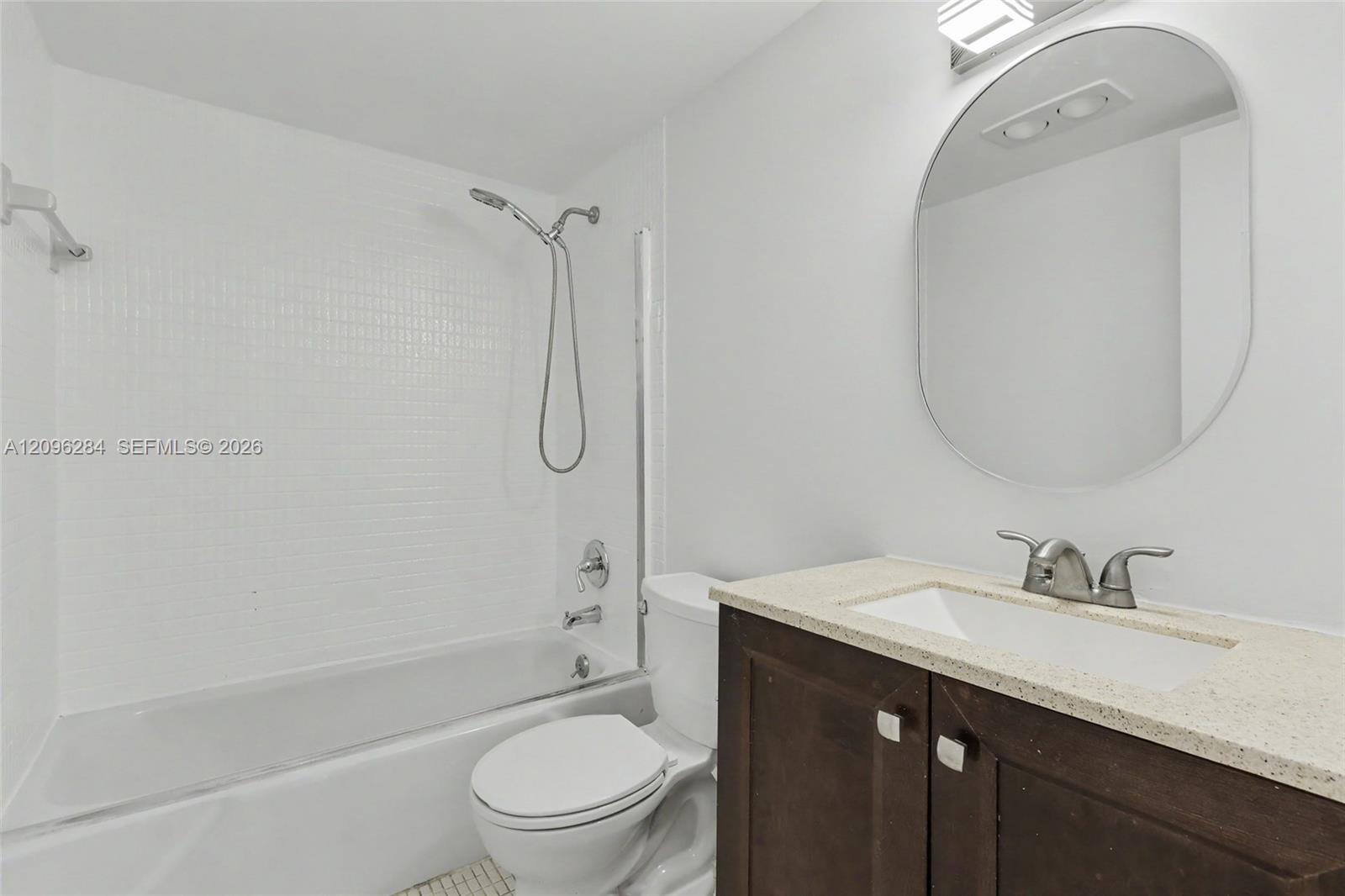 See details 502 2 / 2 992 sq. ft. $ 2026-09-27 0 Photo