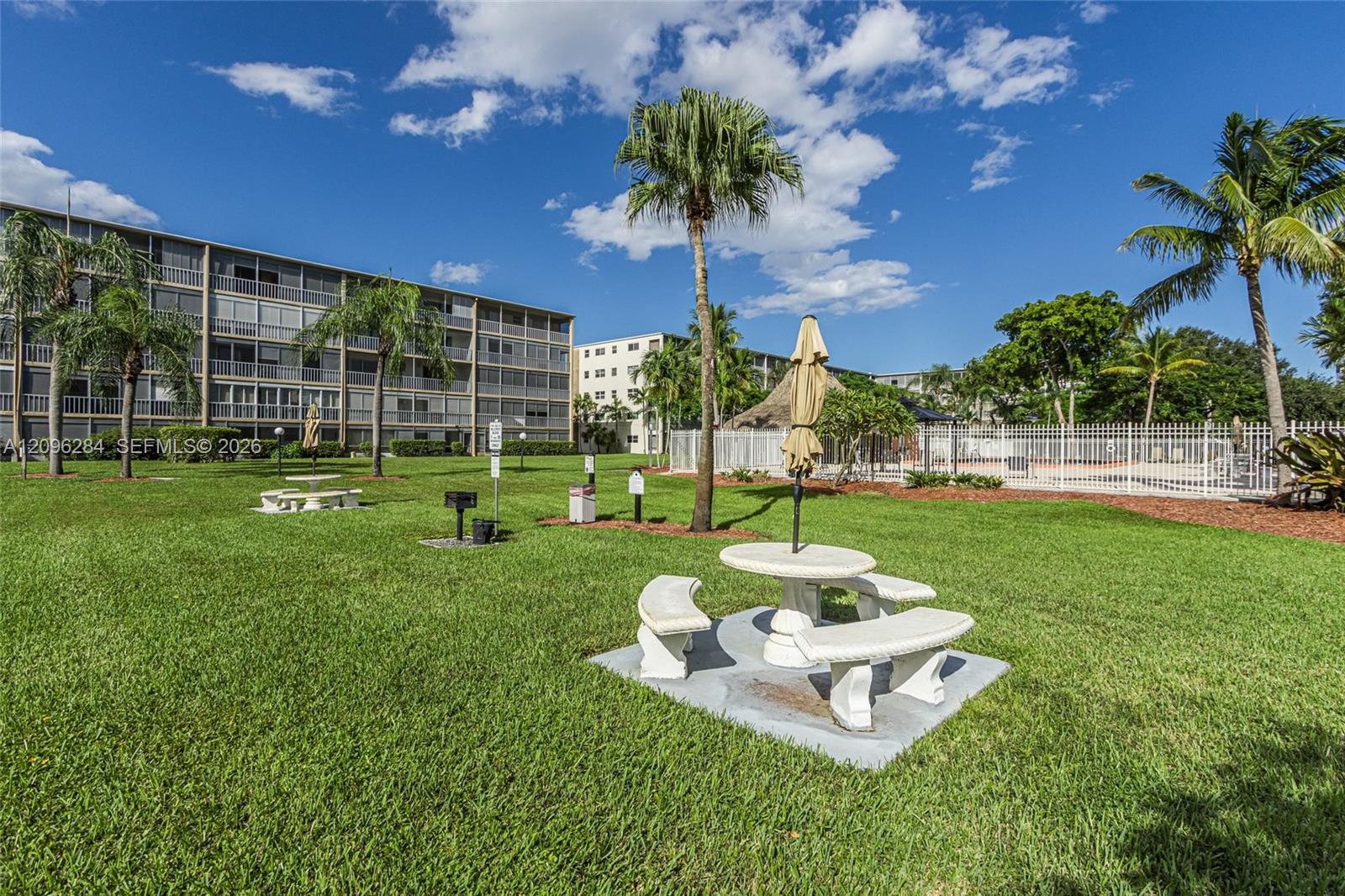 See details 502 2 / 2 992 sq. ft. $ 2026-09-27 0 Photo