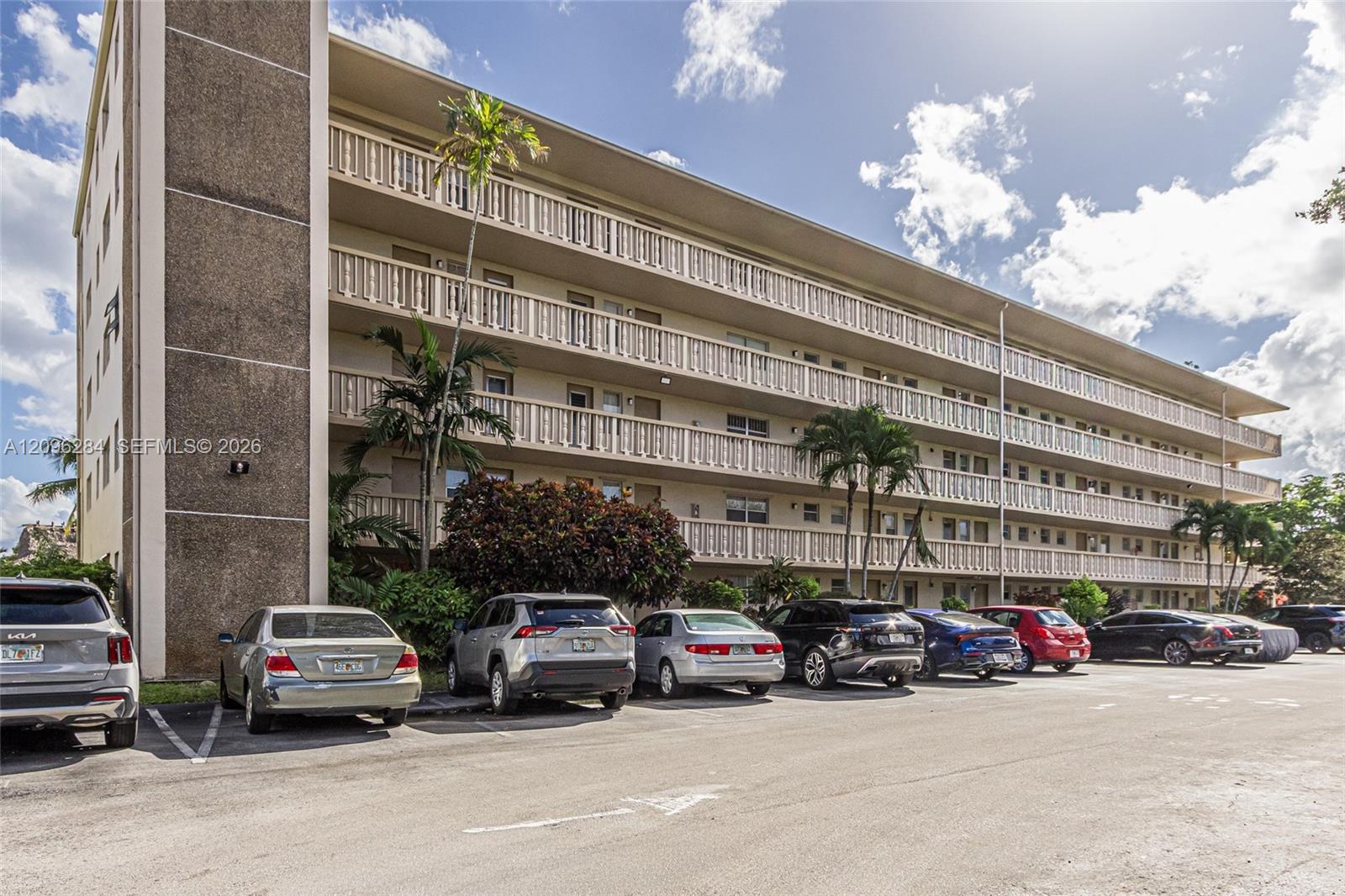 See details 502 2 / 2 992 sq. ft. $ 2026-09-27 0 Photo