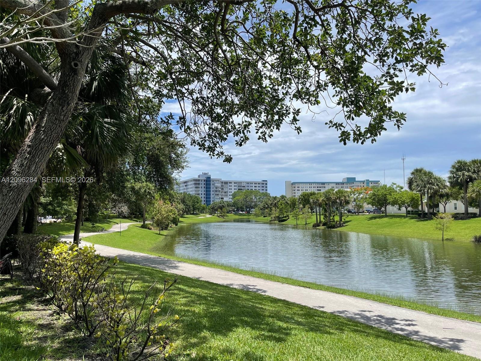See details 502 2 / 2 992 sq. ft. $ 2026-09-27 0 Photo