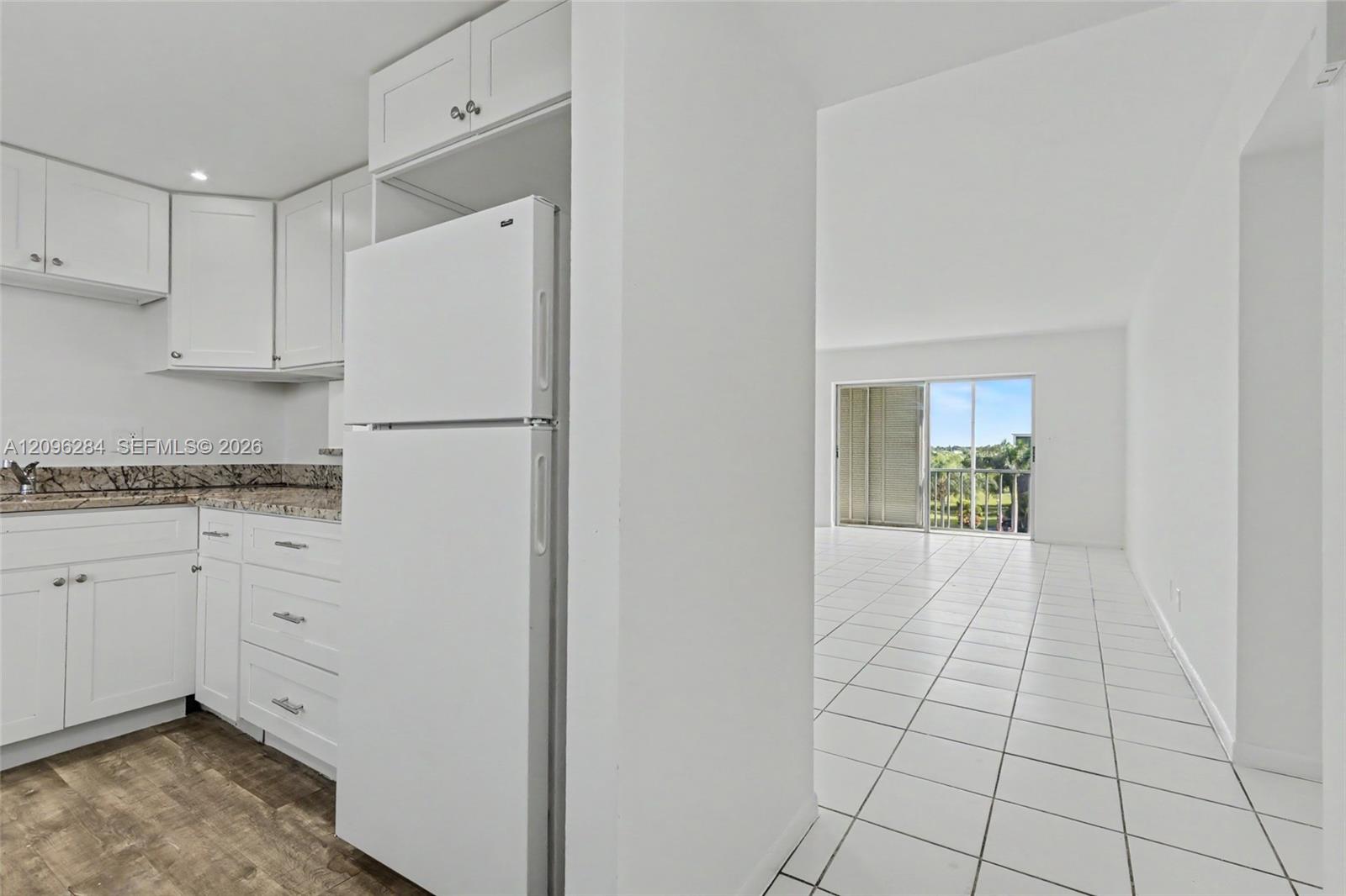 See details 502 2 / 2 992 sq. ft. $ 2026-09-27 0 Photo