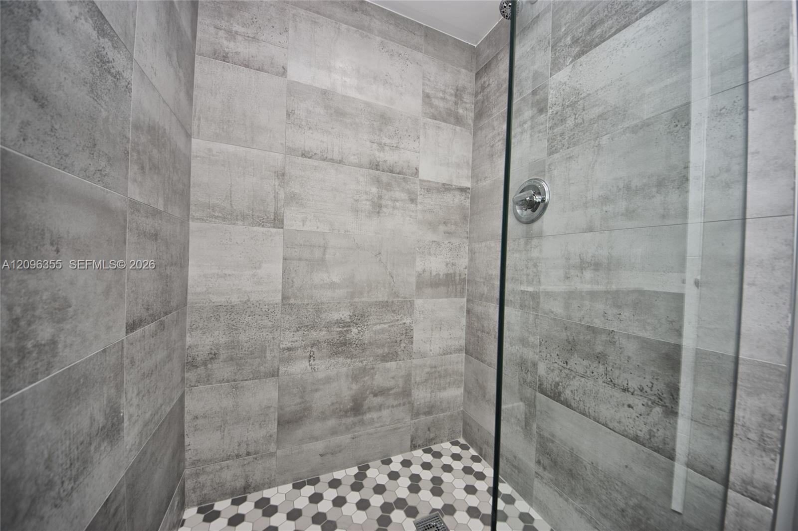 309-1 2 / 2 1674 sq. ft. $ 2026-09-27 0 foto