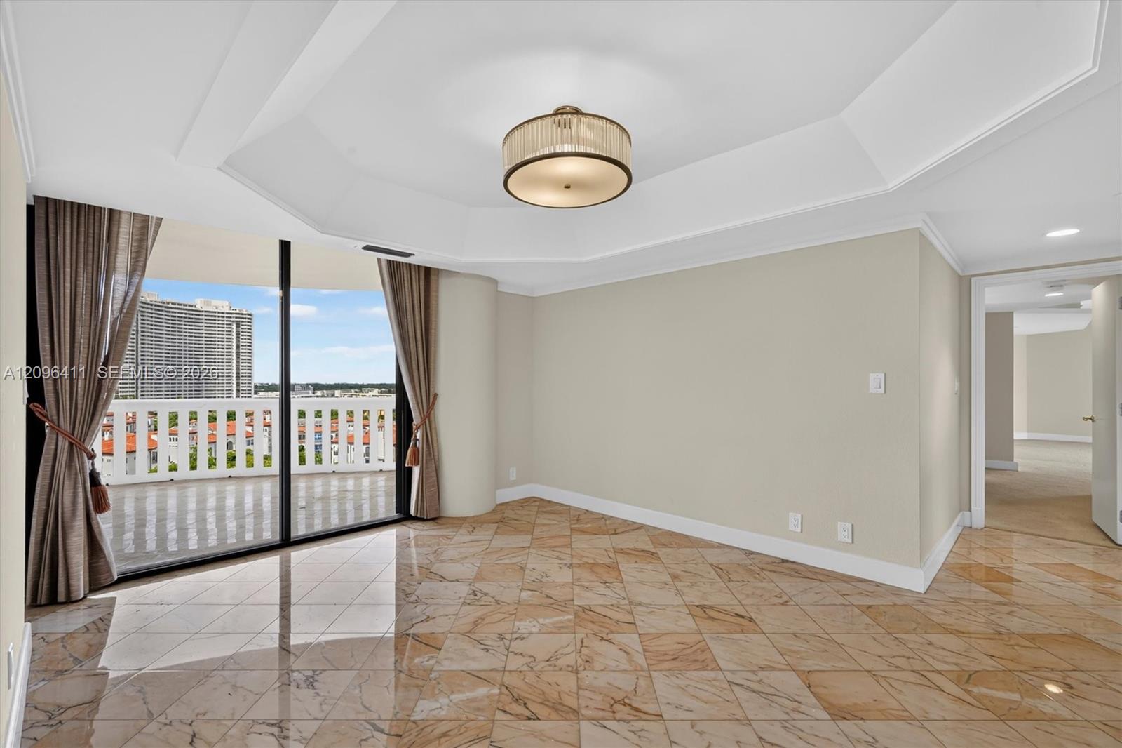 Ver detalles 1103 3 / 4 2605 sq. ft. $ 2026-09-27 0 foto