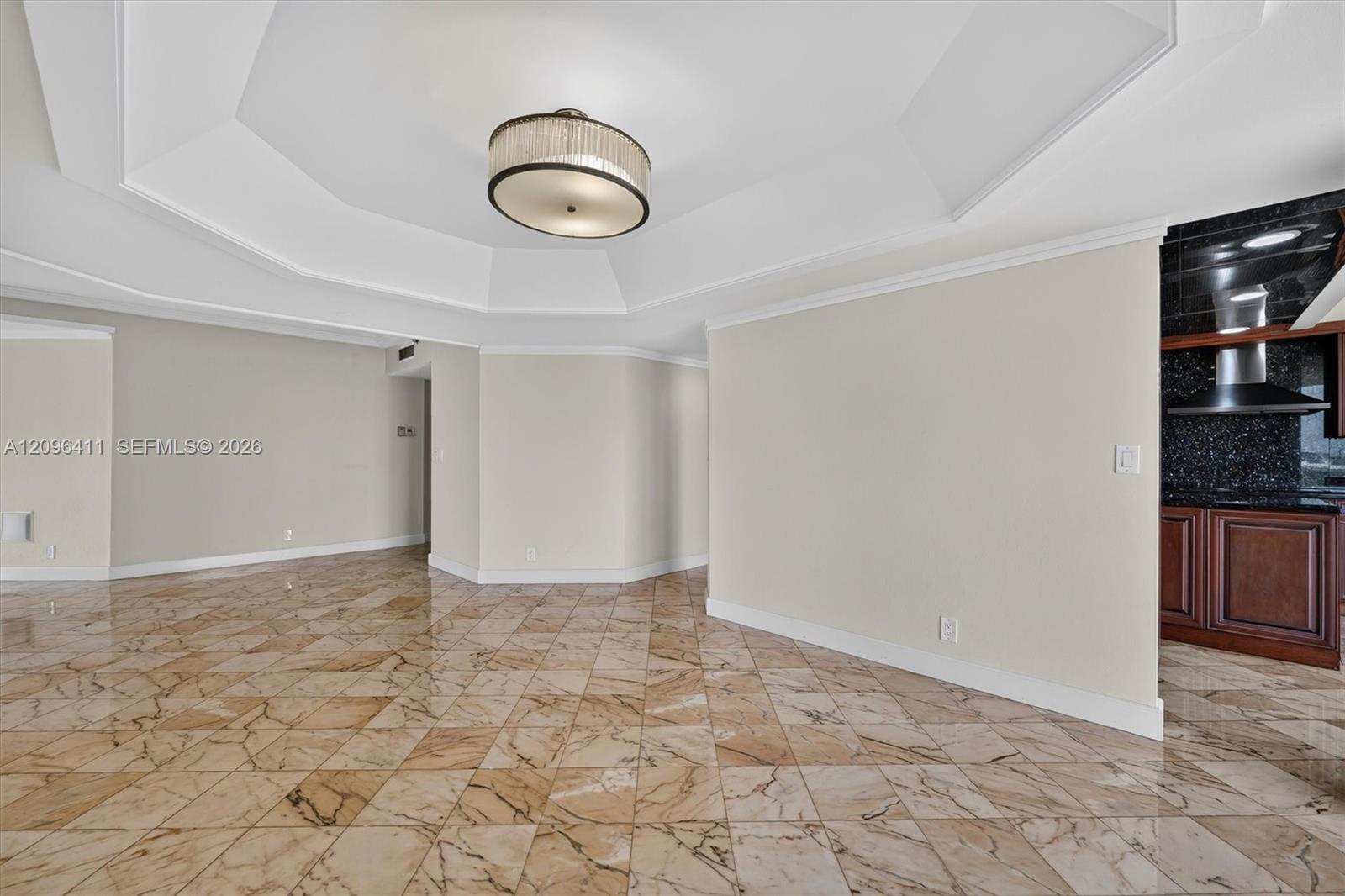 Ver detalles 1103 3 / 4 2605 sq. ft. $ 2026-09-27 0 foto
