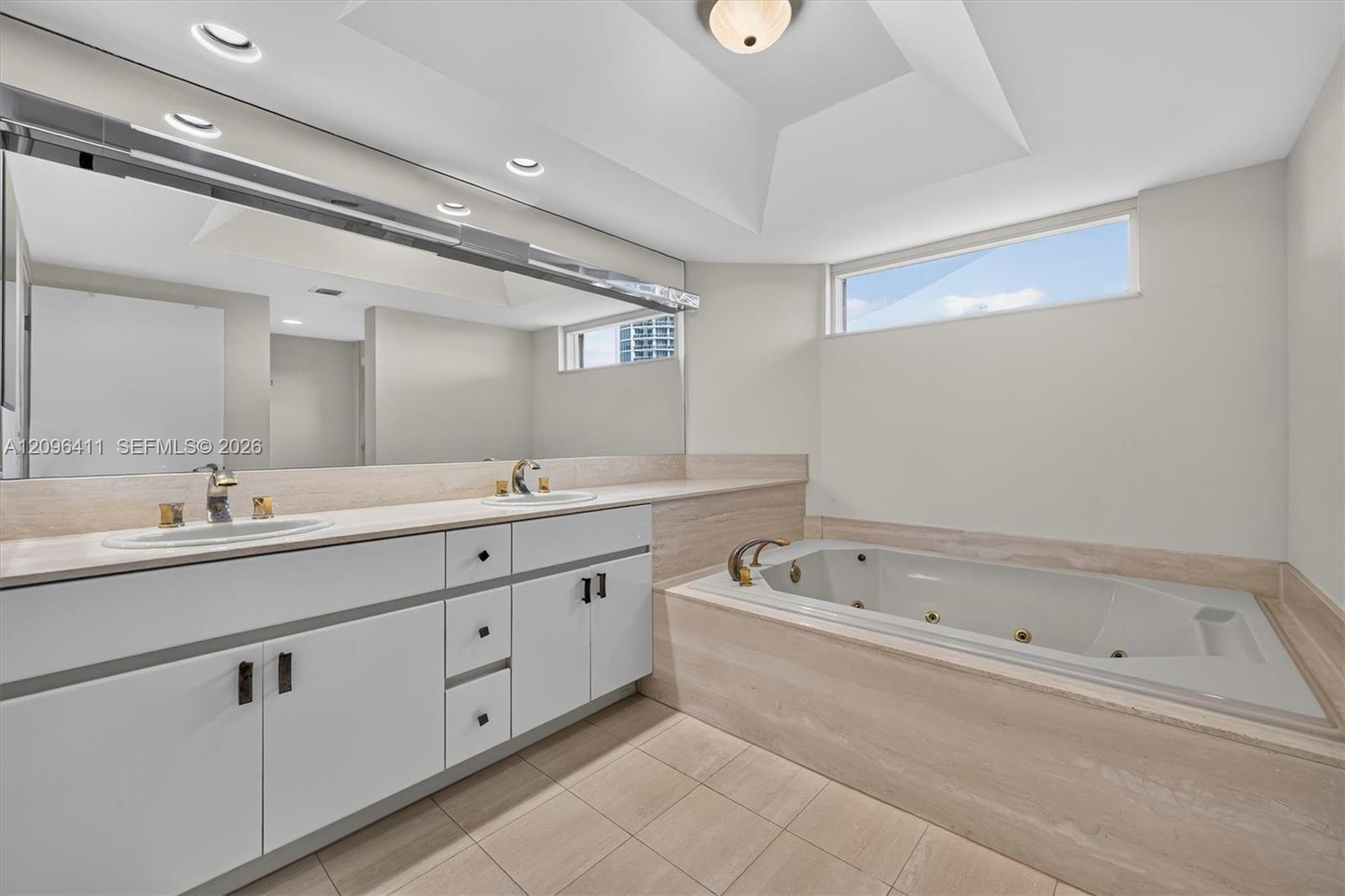 Ver detalles 1103 3 / 4 2605 sq. ft. $ 2026-09-27 0 foto