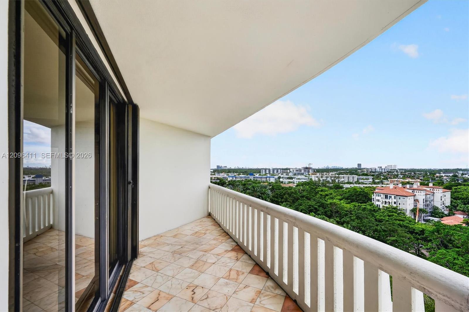 Ver detalles 1103 3 / 4 2605 sq. ft. $ 2026-09-27 0 foto