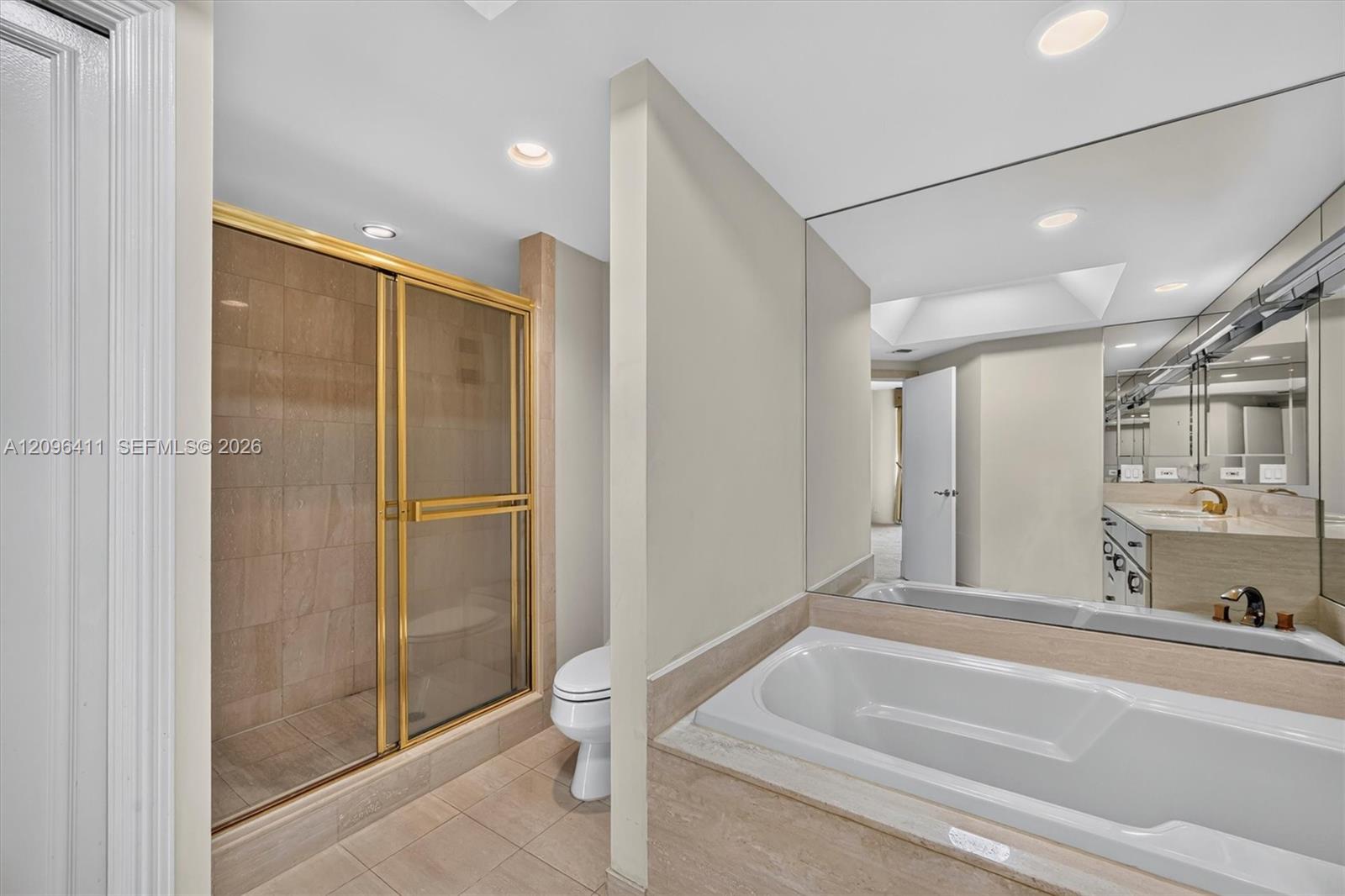 Ver detalles 1103 3 / 4 2605 sq. ft. $ 2026-09-27 0 foto