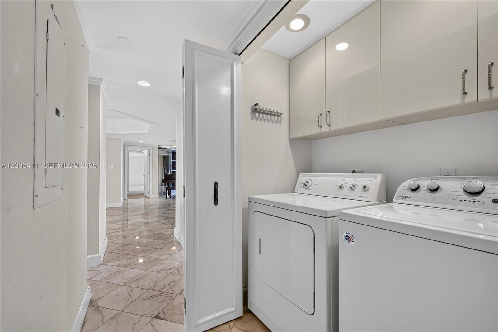 Ver detalles 1103 3 / 4 2605 sq. ft. $ 2026-09-27 0 foto