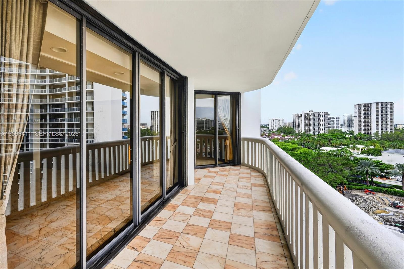 Ver detalles 1103 3 / 4 2605 sq. ft. $ 2026-09-27 0 foto