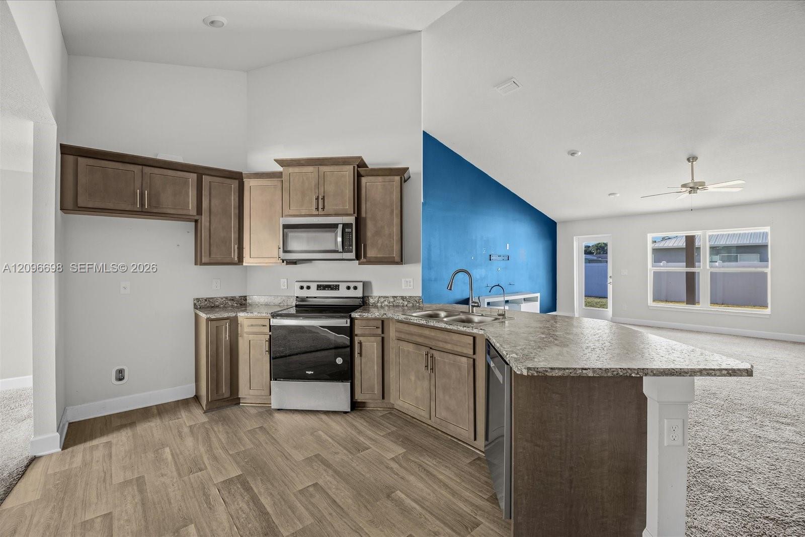 Ver detalles 763 3 / 2 1908 sq. ft. $ 2026-10-07 0 foto