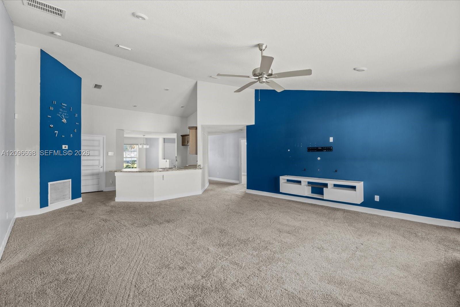 Ver detalles 763 3 / 2 1908 sq. ft. $ 2026-10-07 0 foto