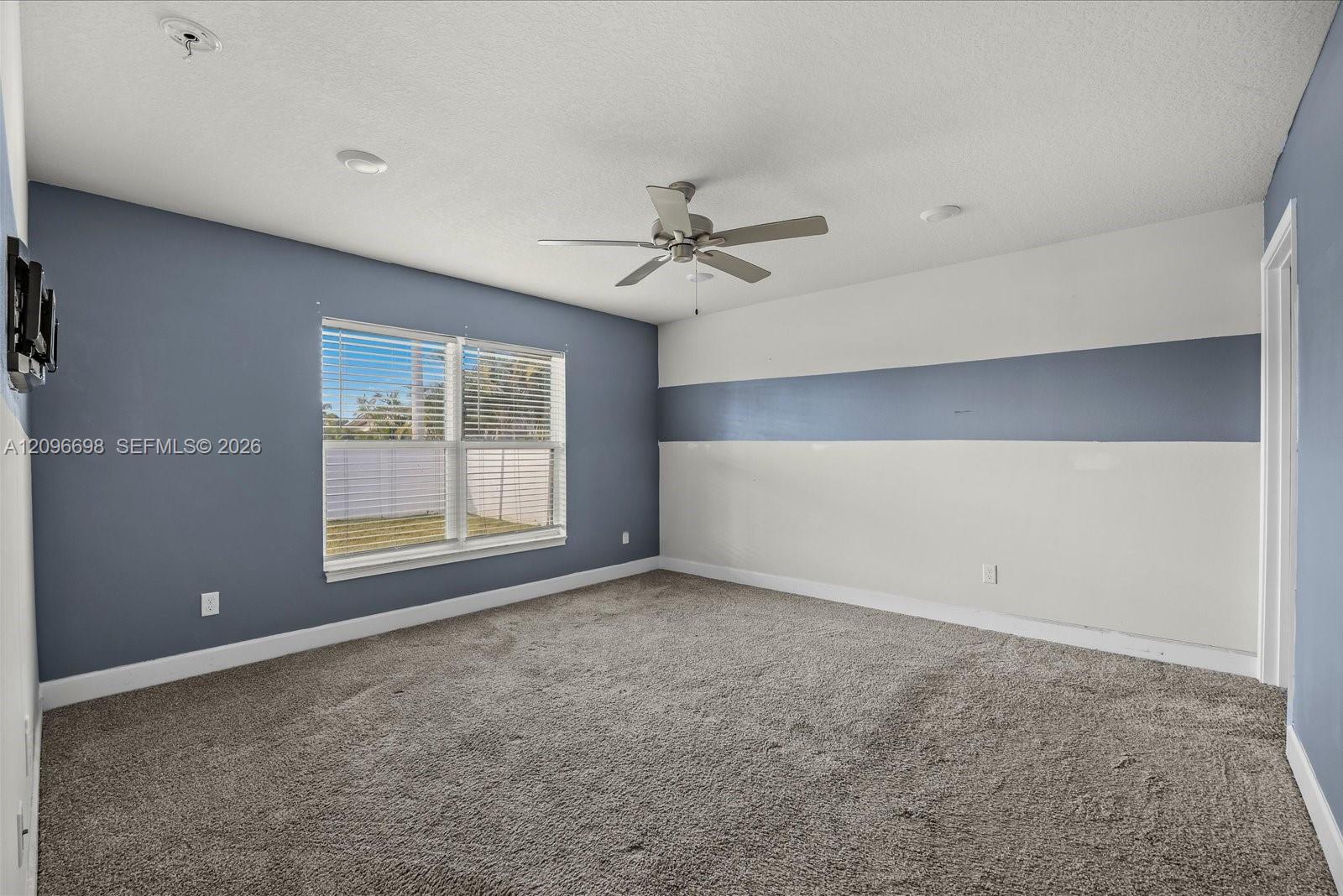 Ver detalles 763 3 / 2 1908 sq. ft. $ 2026-10-07 0 foto