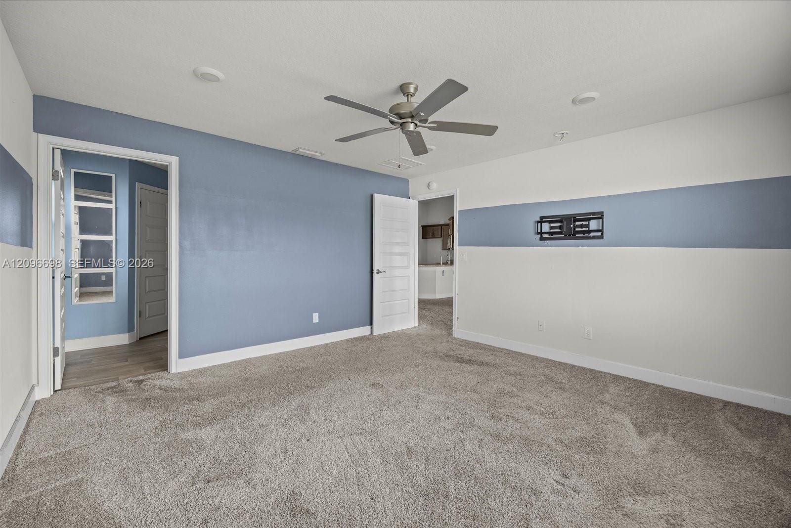Ver detalles 763 3 / 2 1908 sq. ft. $ 2026-10-07 0 foto