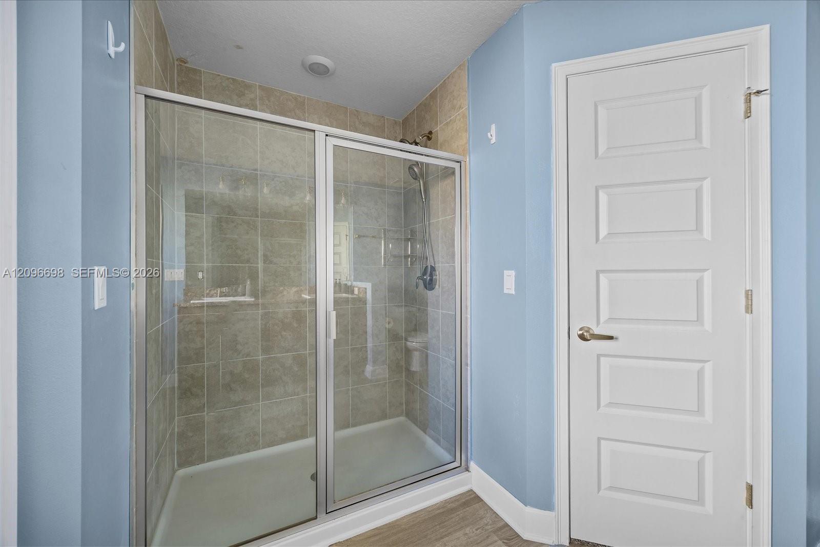 Ver detalles 763 3 / 2 1908 sq. ft. $ 2026-10-07 0 foto