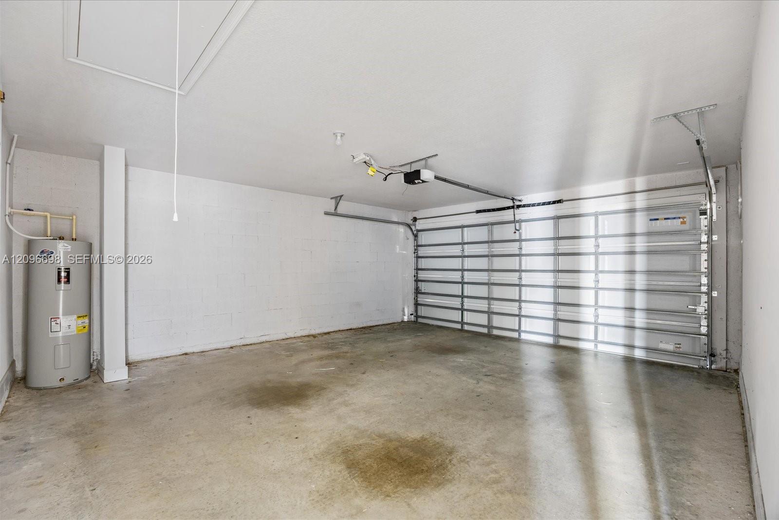 Ver detalles 763 3 / 2 1908 sq. ft. $ 2026-10-07 0 foto