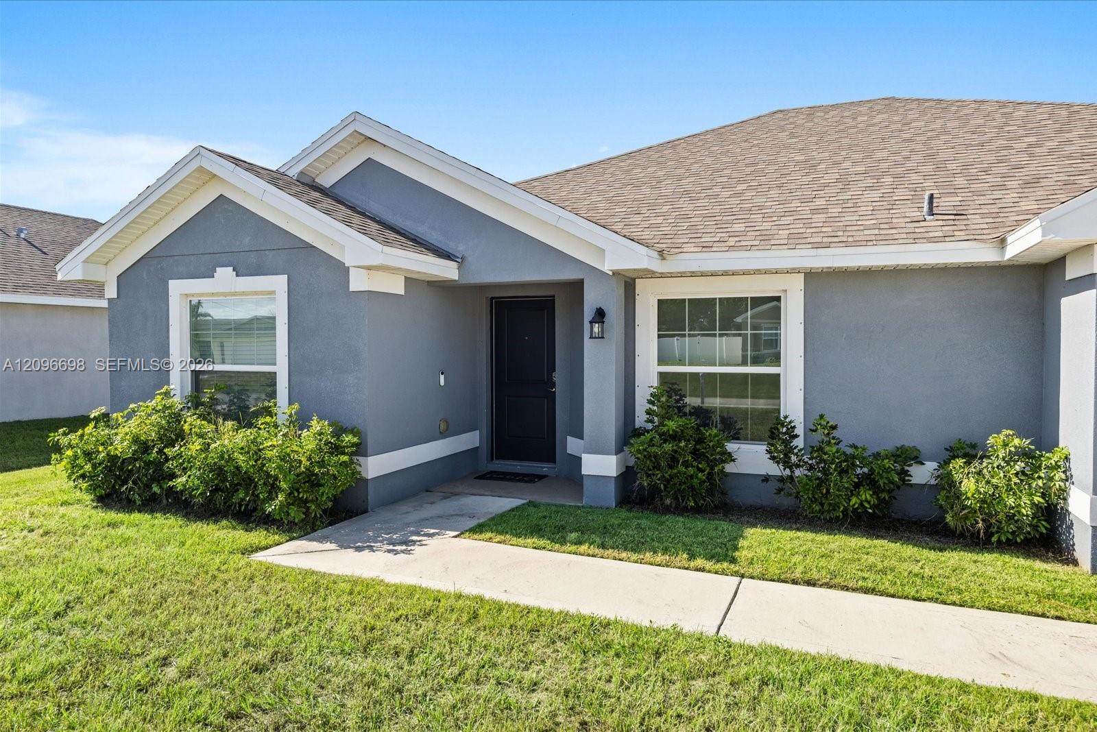 Ver detalles 763 3 / 2 1908 sq. ft. $ 2026-10-07 0 foto
