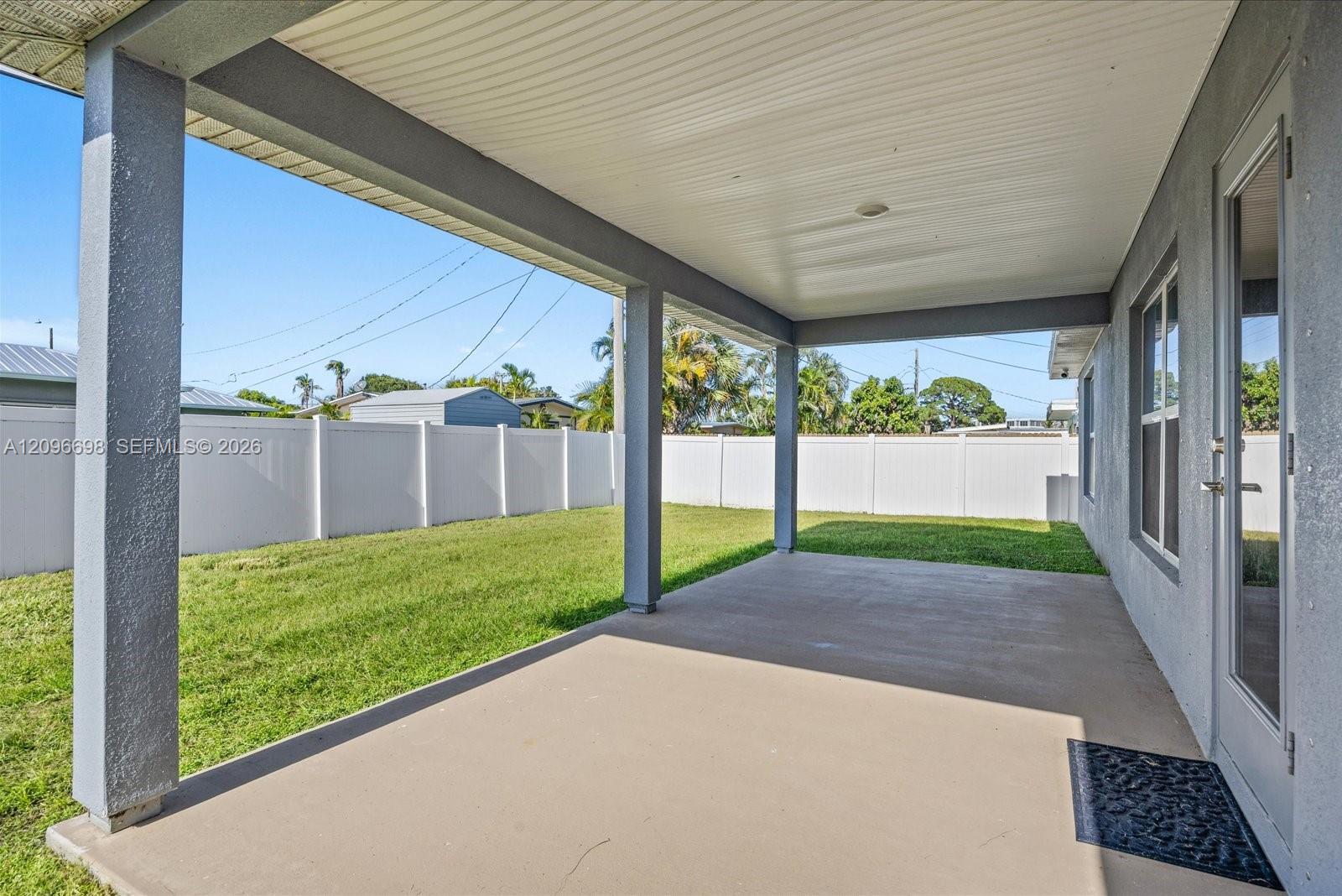 Ver detalles 763 3 / 2 1908 sq. ft. $ 2026-10-07 0 foto