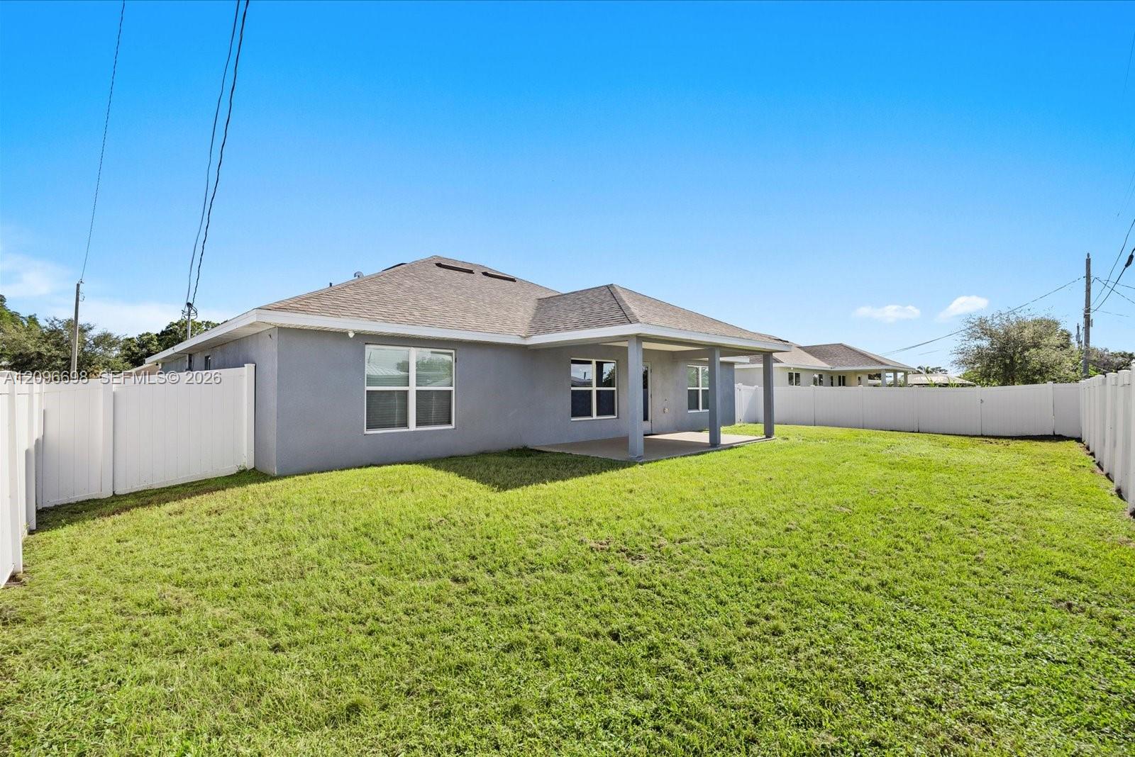 Ver detalles 763 3 / 2 1908 sq. ft. $ 2026-10-07 0 foto