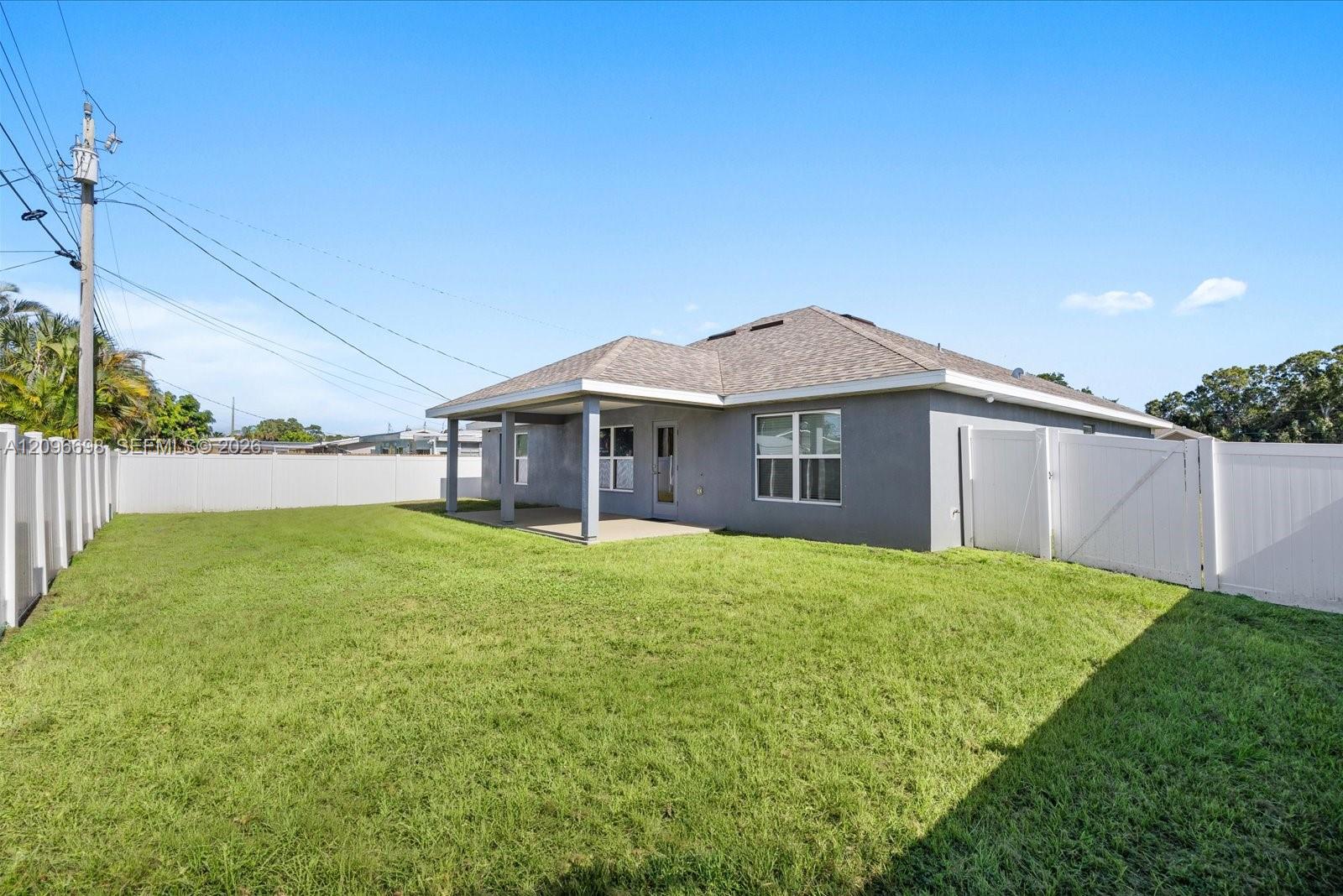 Ver detalles 763 3 / 2 1908 sq. ft. $ 2026-10-07 0 foto