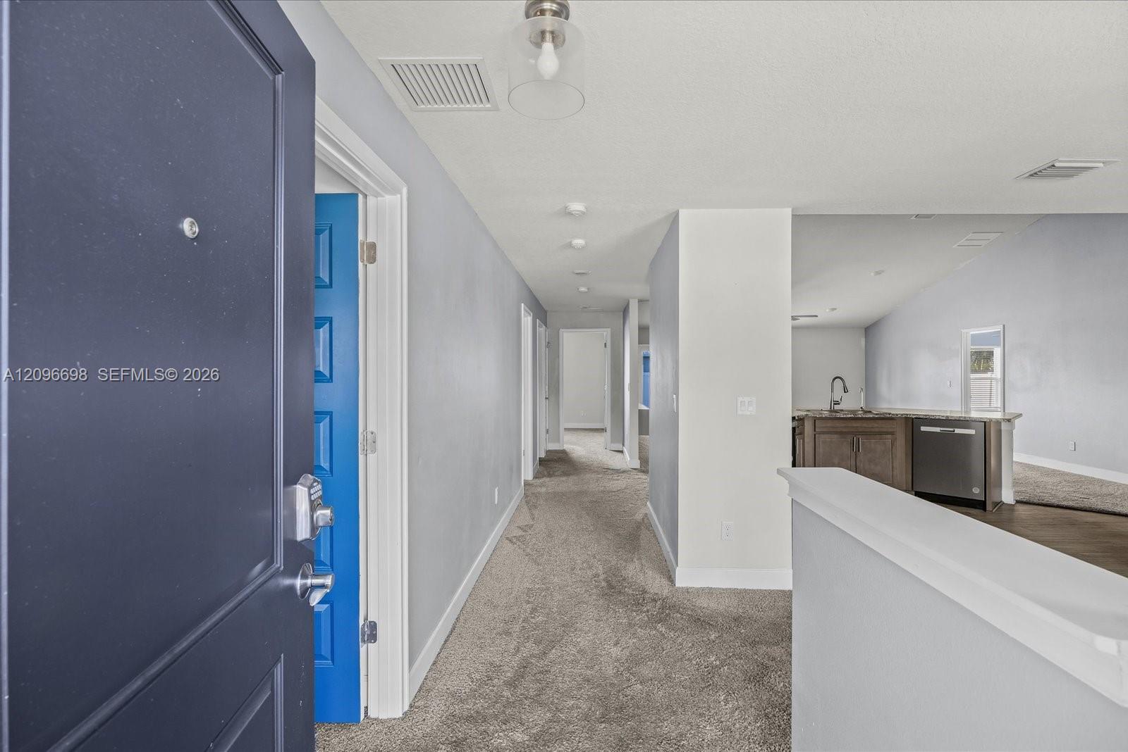 Ver detalles 763 3 / 2 1908 sq. ft. $ 2026-10-07 0 foto